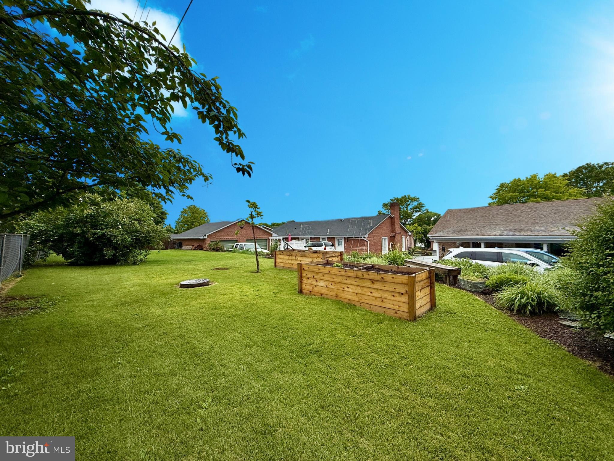 MEADOWBROOK - Residential