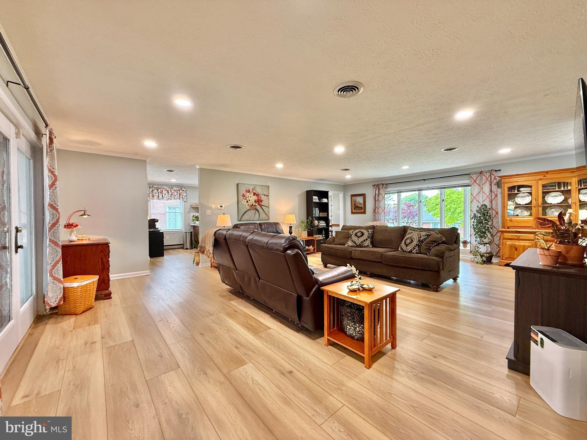 MEADOWBROOK - Residential