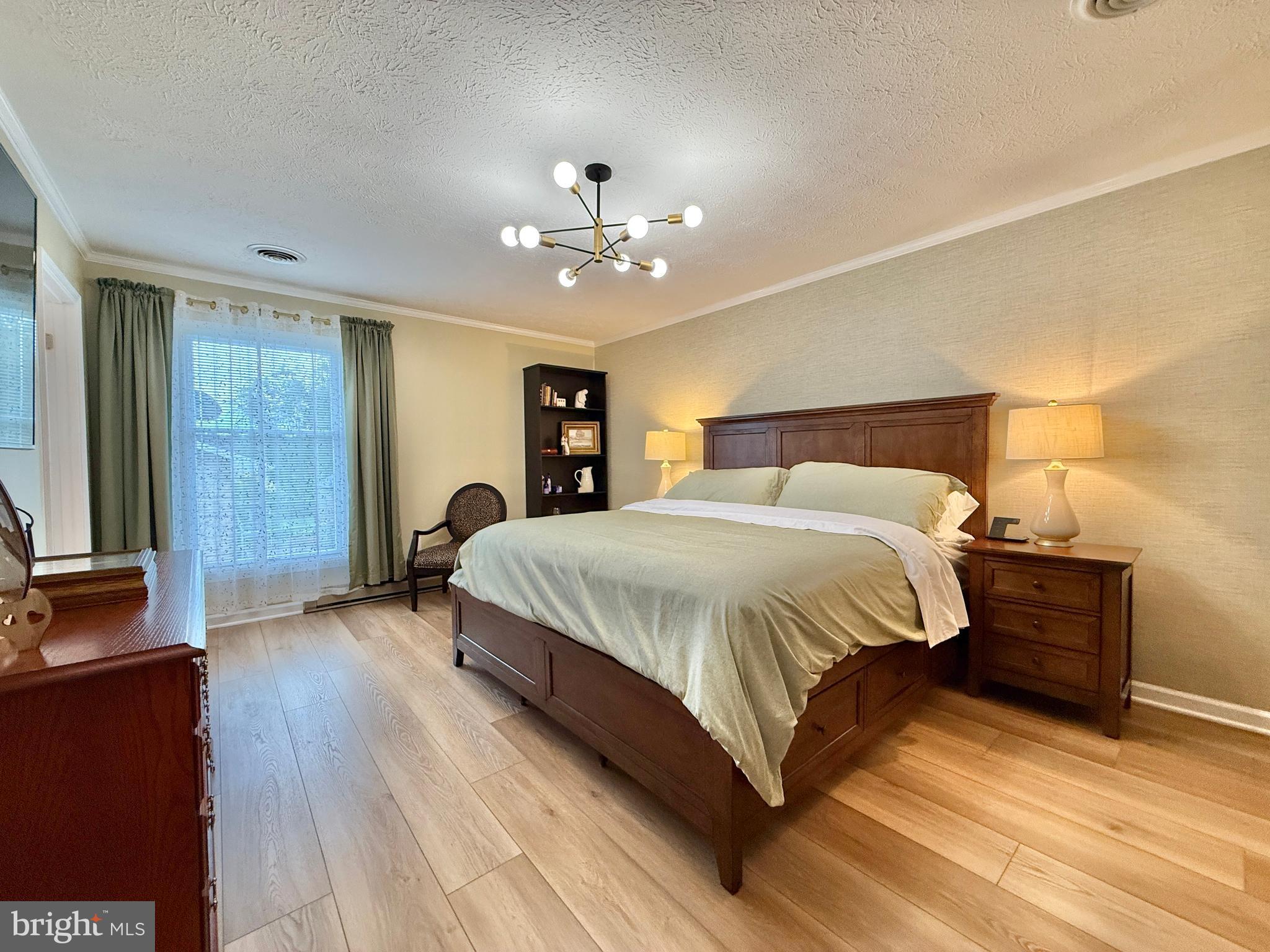 MEADOWBROOK - Residential