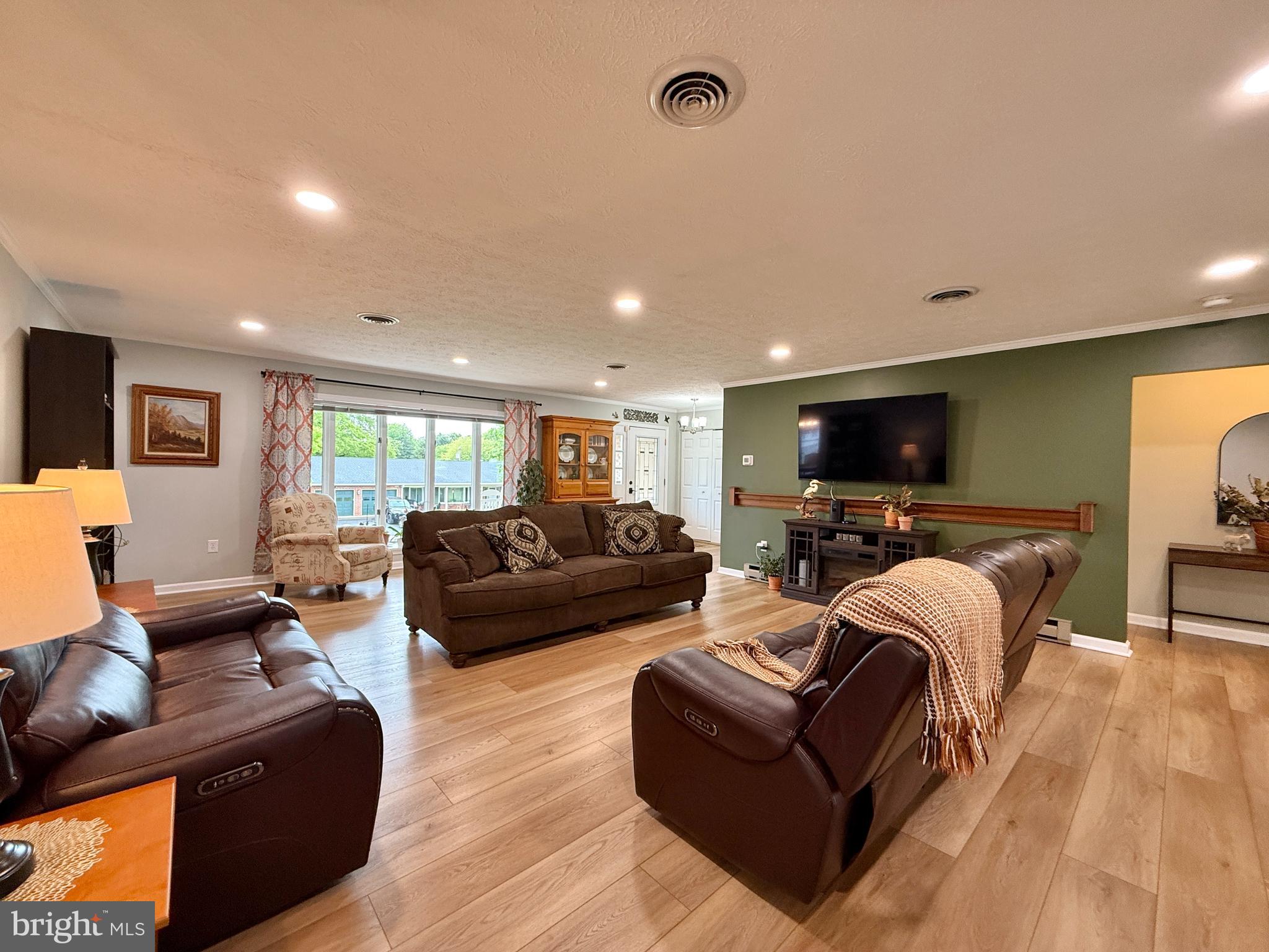 MEADOWBROOK - Residential