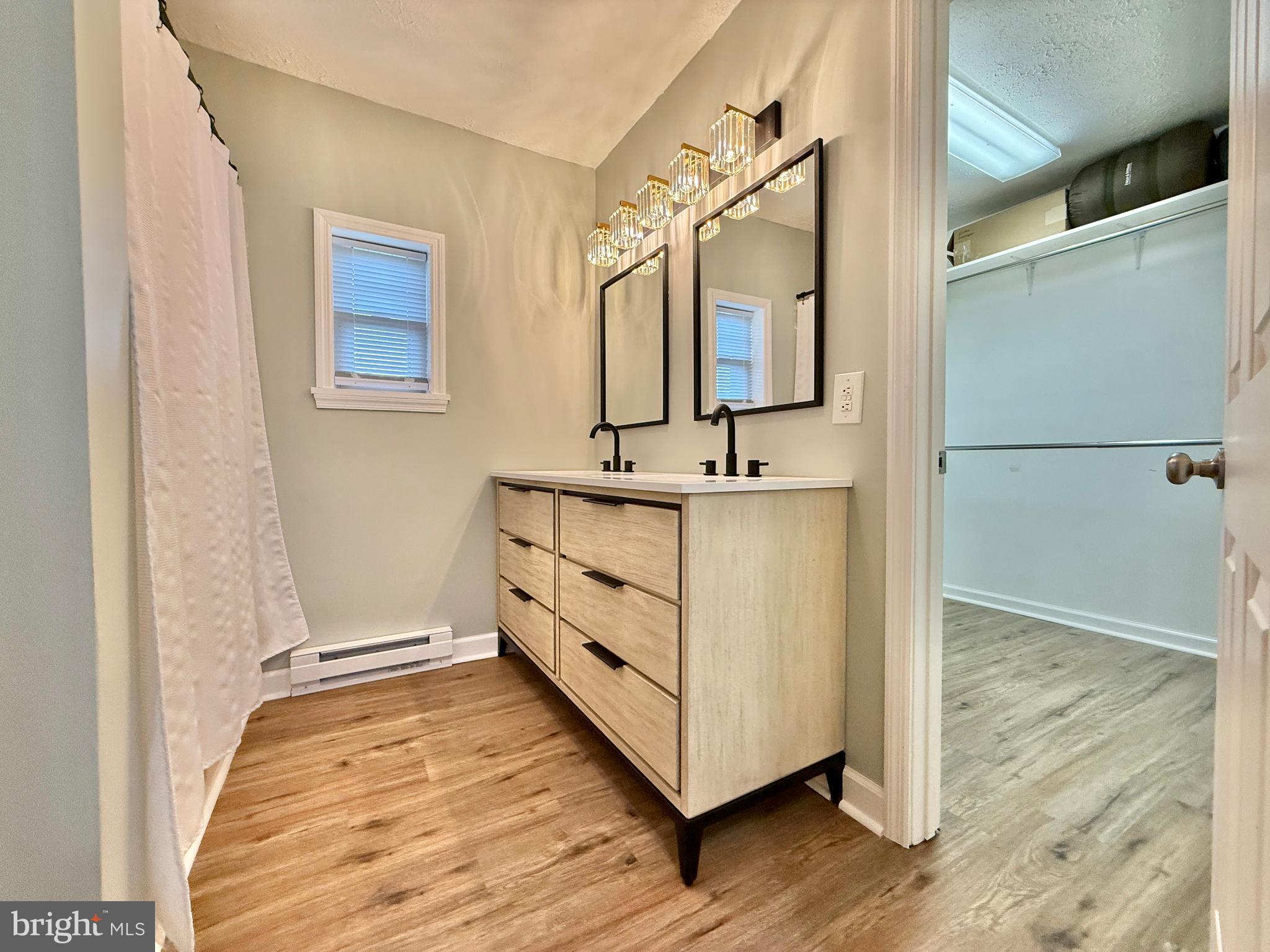 MEADOWBROOK - Residential