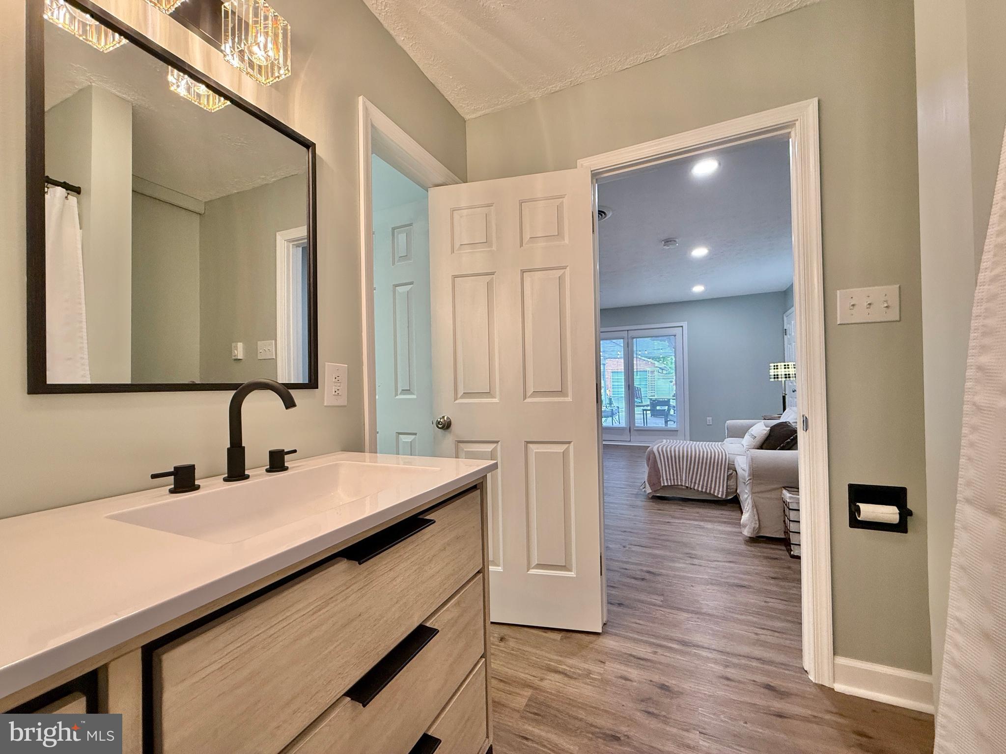 MEADOWBROOK - Residential