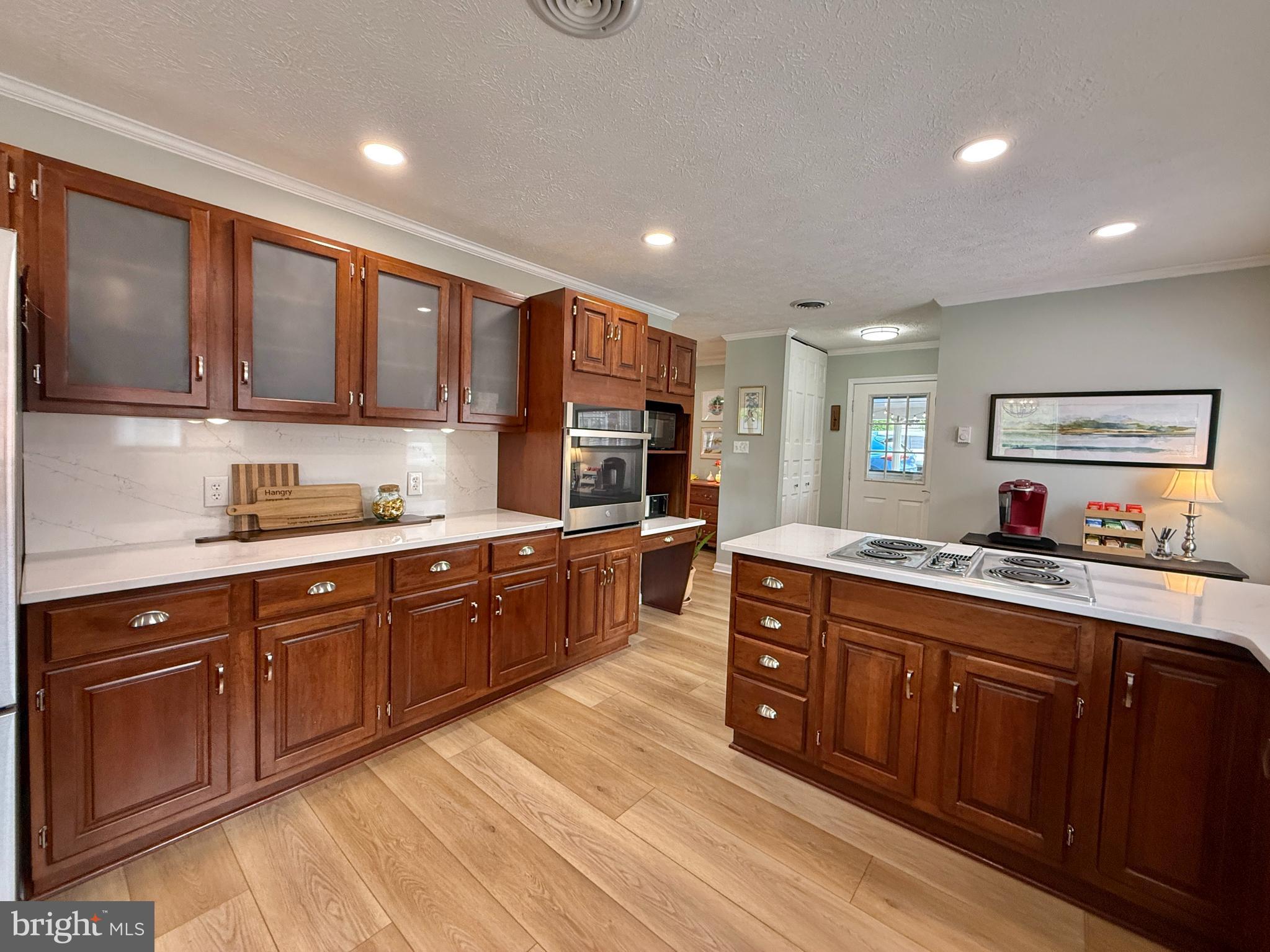 MEADOWBROOK - Residential