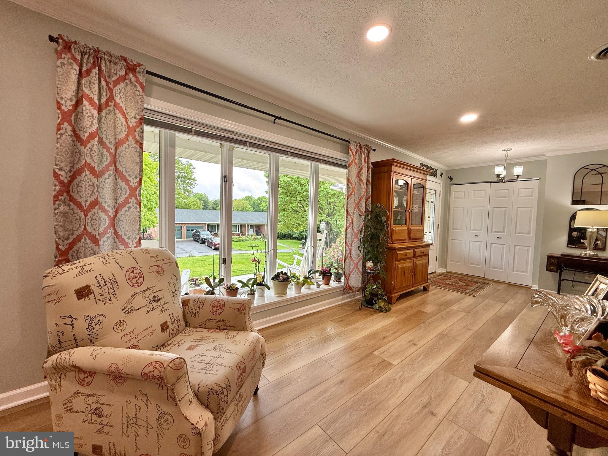 MEADOWBROOK - Residential