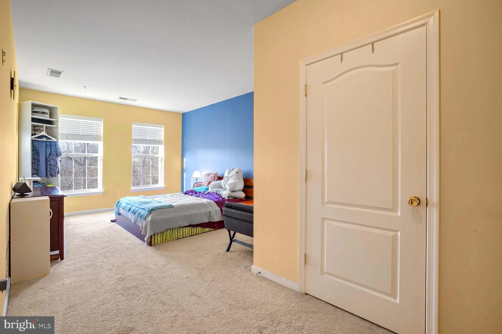 Manassas Park, Virginia 20111, United States, 2 Bedrooms Bedrooms, ,2 BathroomsBathrooms,Residential,Contingent,27318