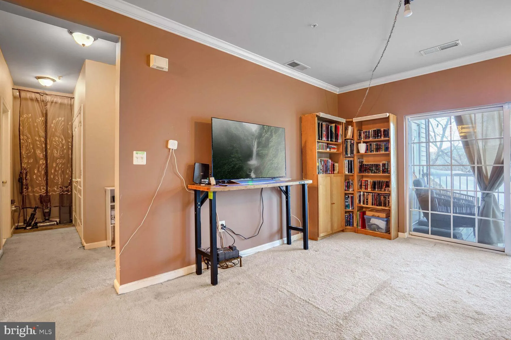 Manassas Park, Virginia 20111, United States, 2 Bedrooms Bedrooms, ,2 BathroomsBathrooms,Residential,Contingent,27318