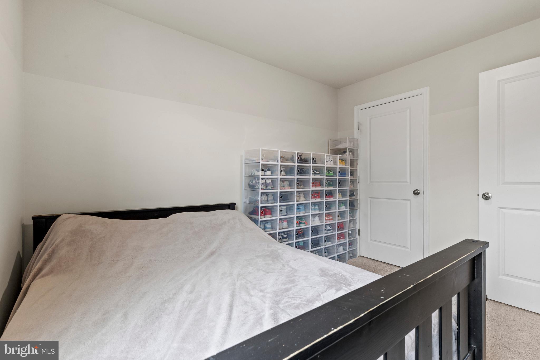 LOCUST RUN - Residential