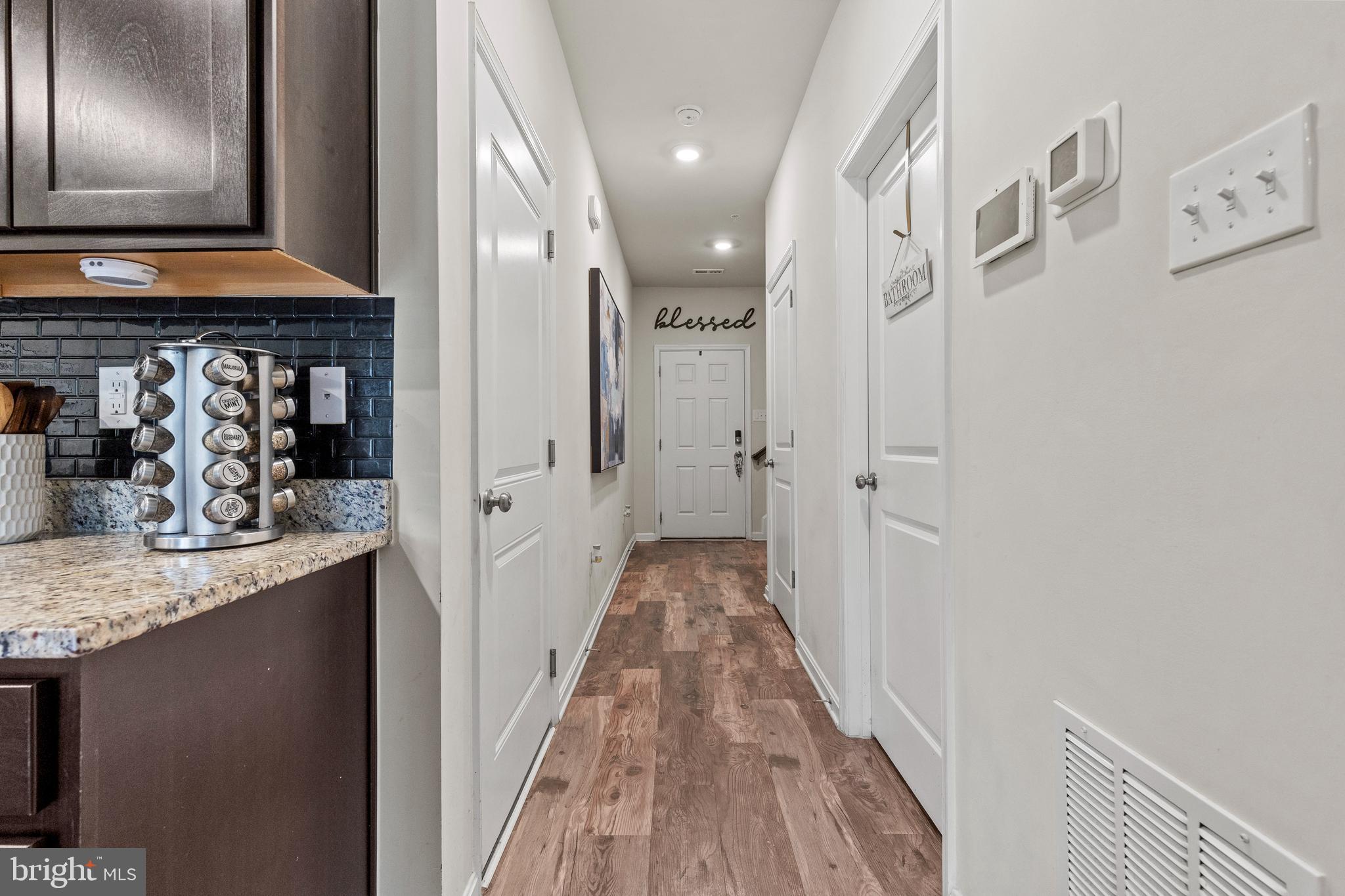 LOCUST RUN - Residential