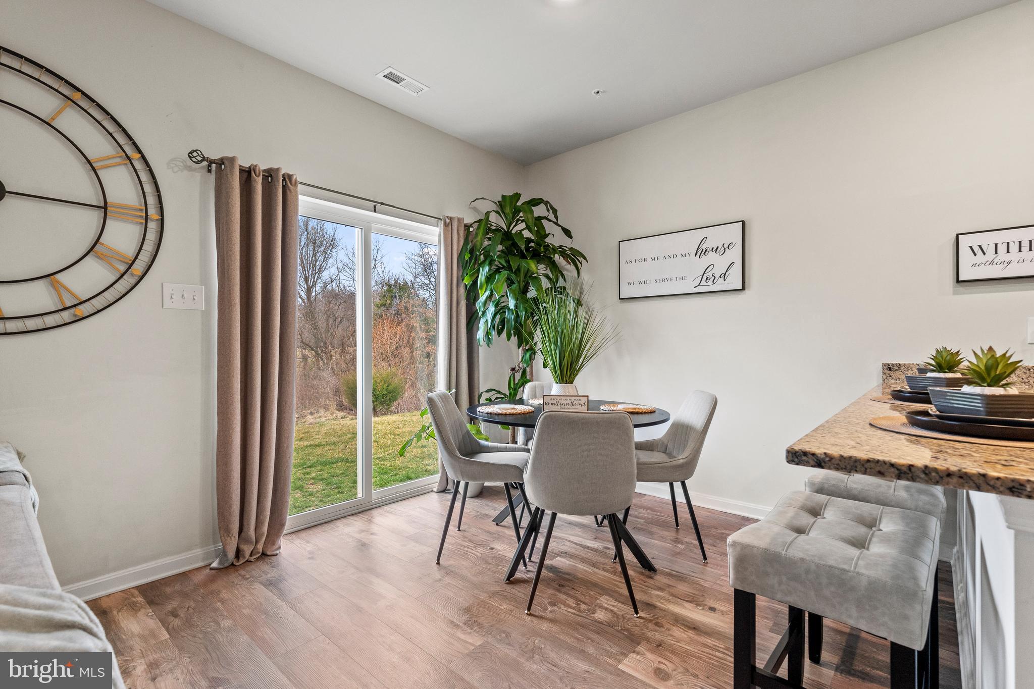 LOCUST RUN - Residential