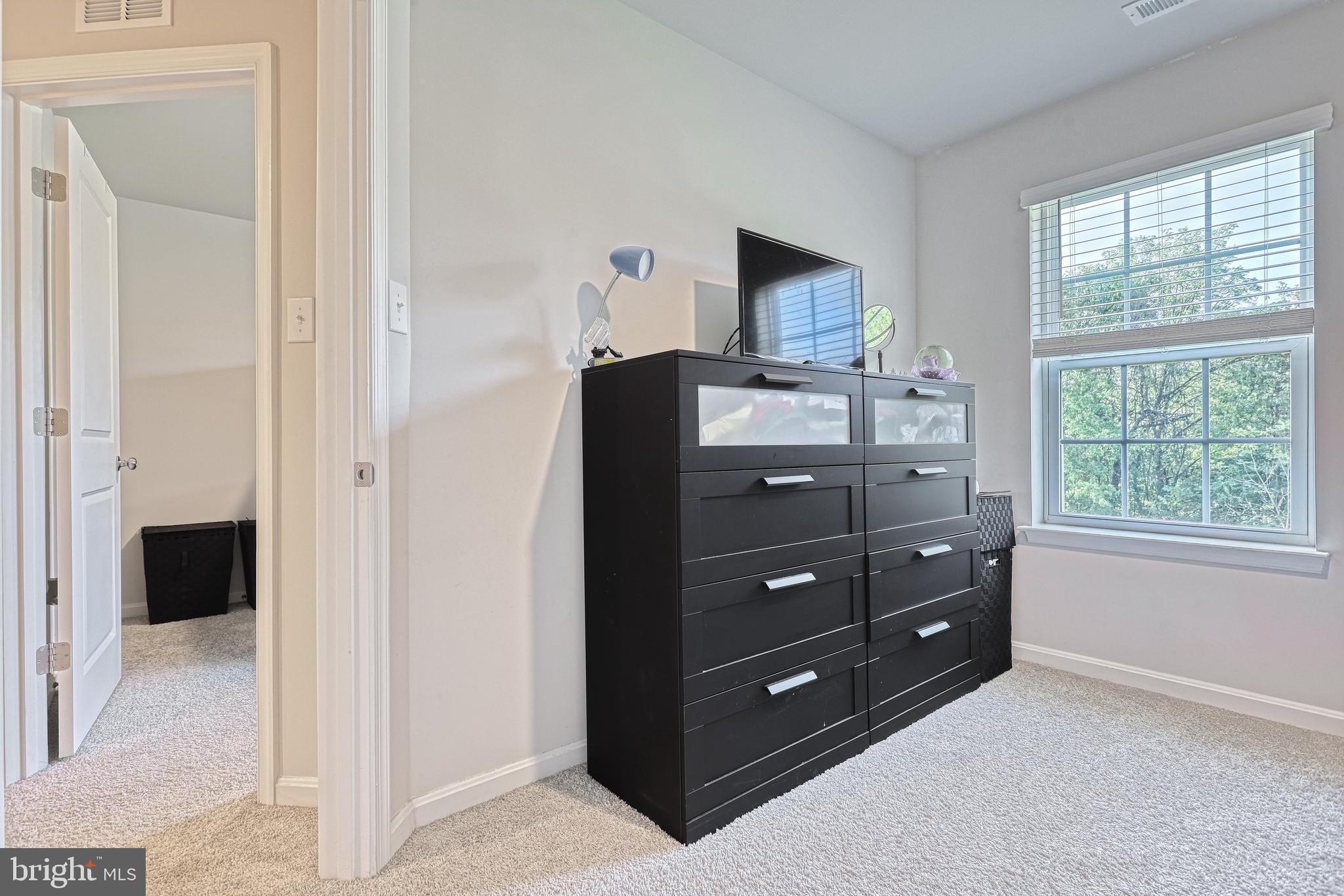 LOCUST RUN - Residential