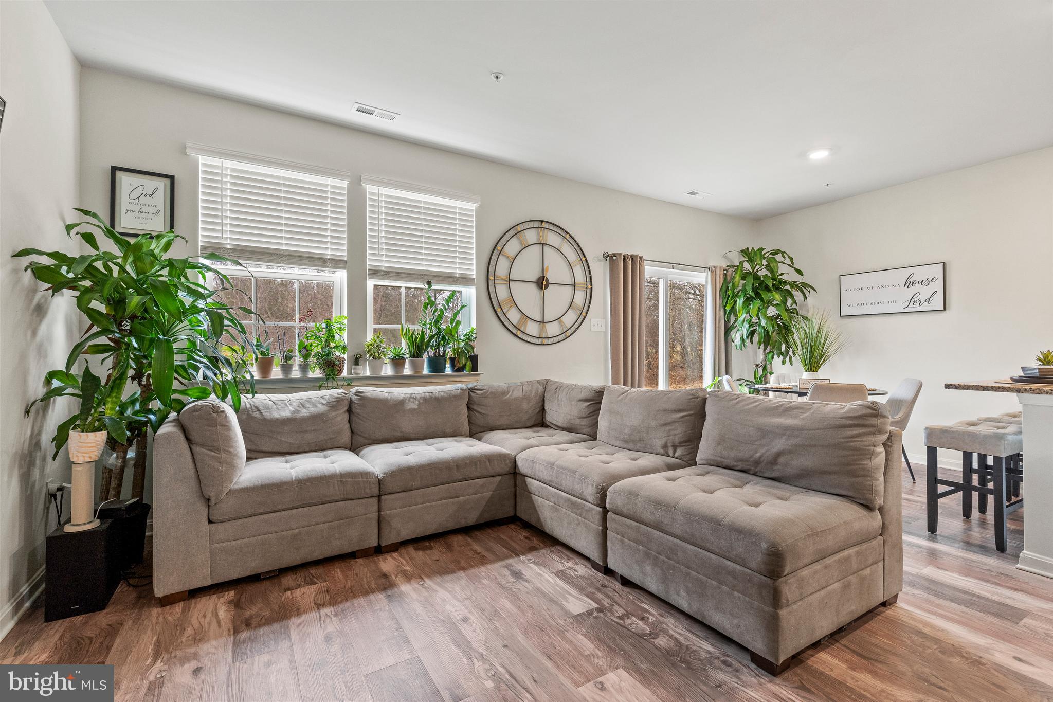 LOCUST RUN - Residential