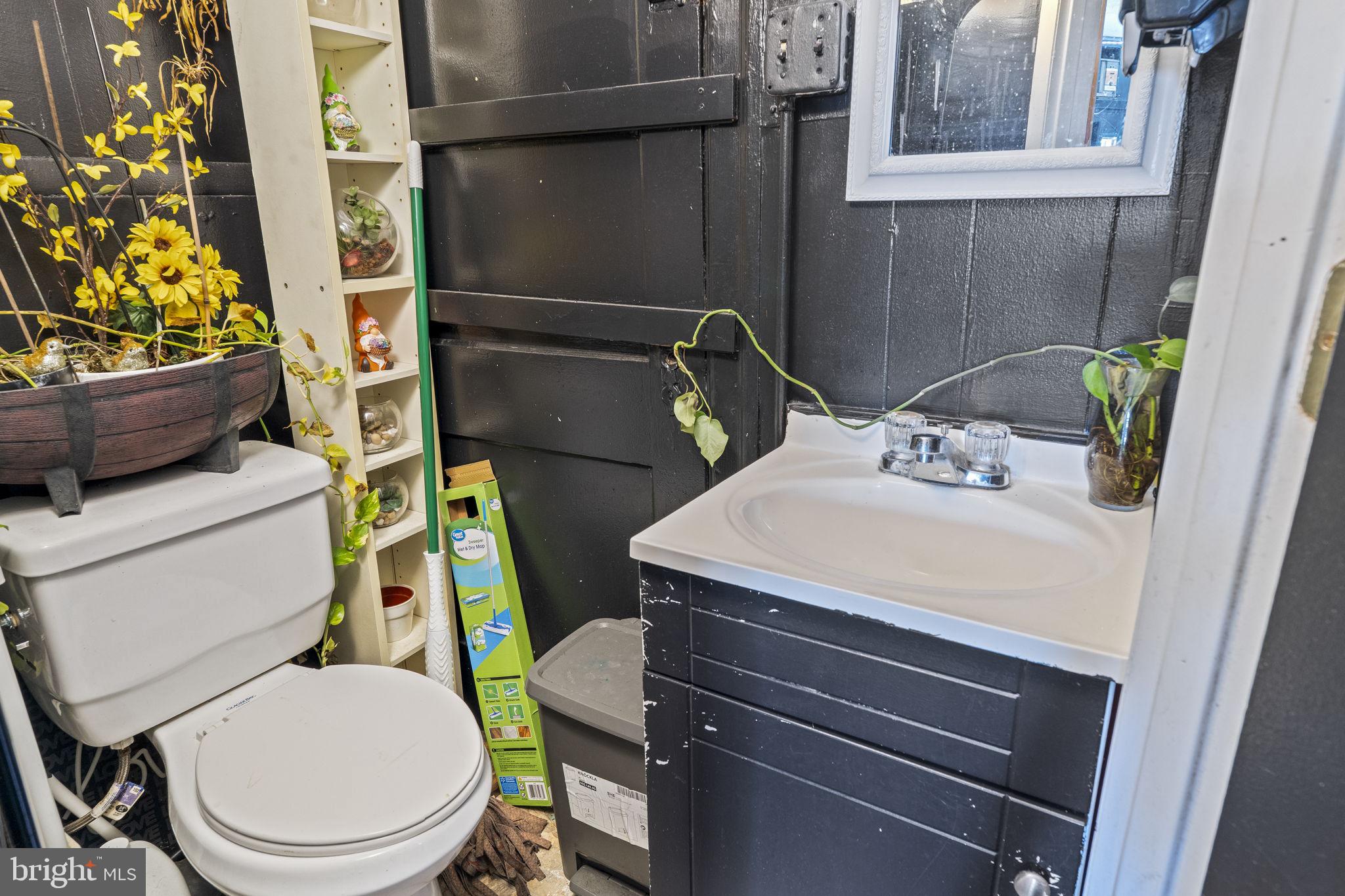 JUNIATA - Commercial Sale