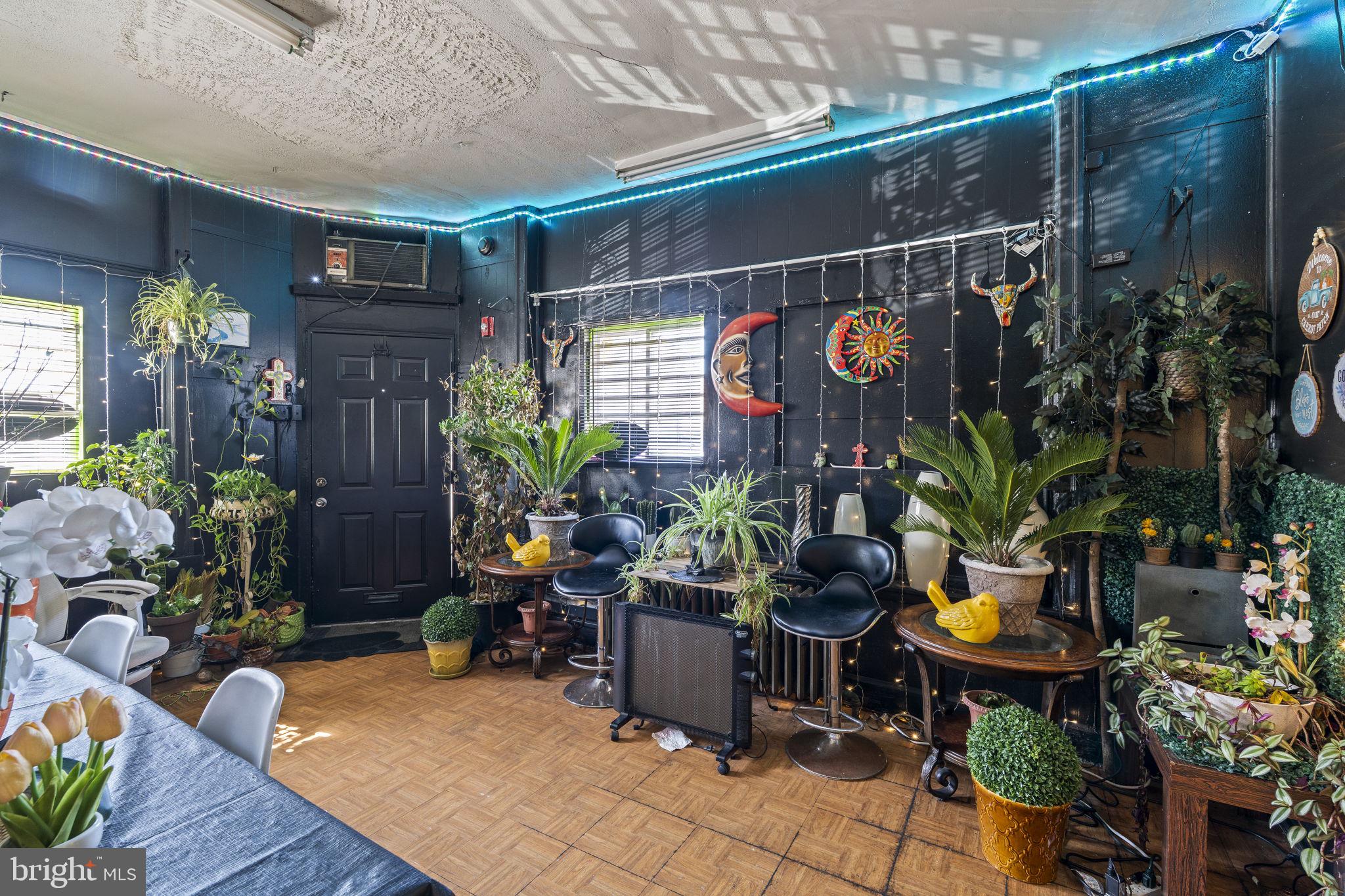 JUNIATA - Commercial Sale