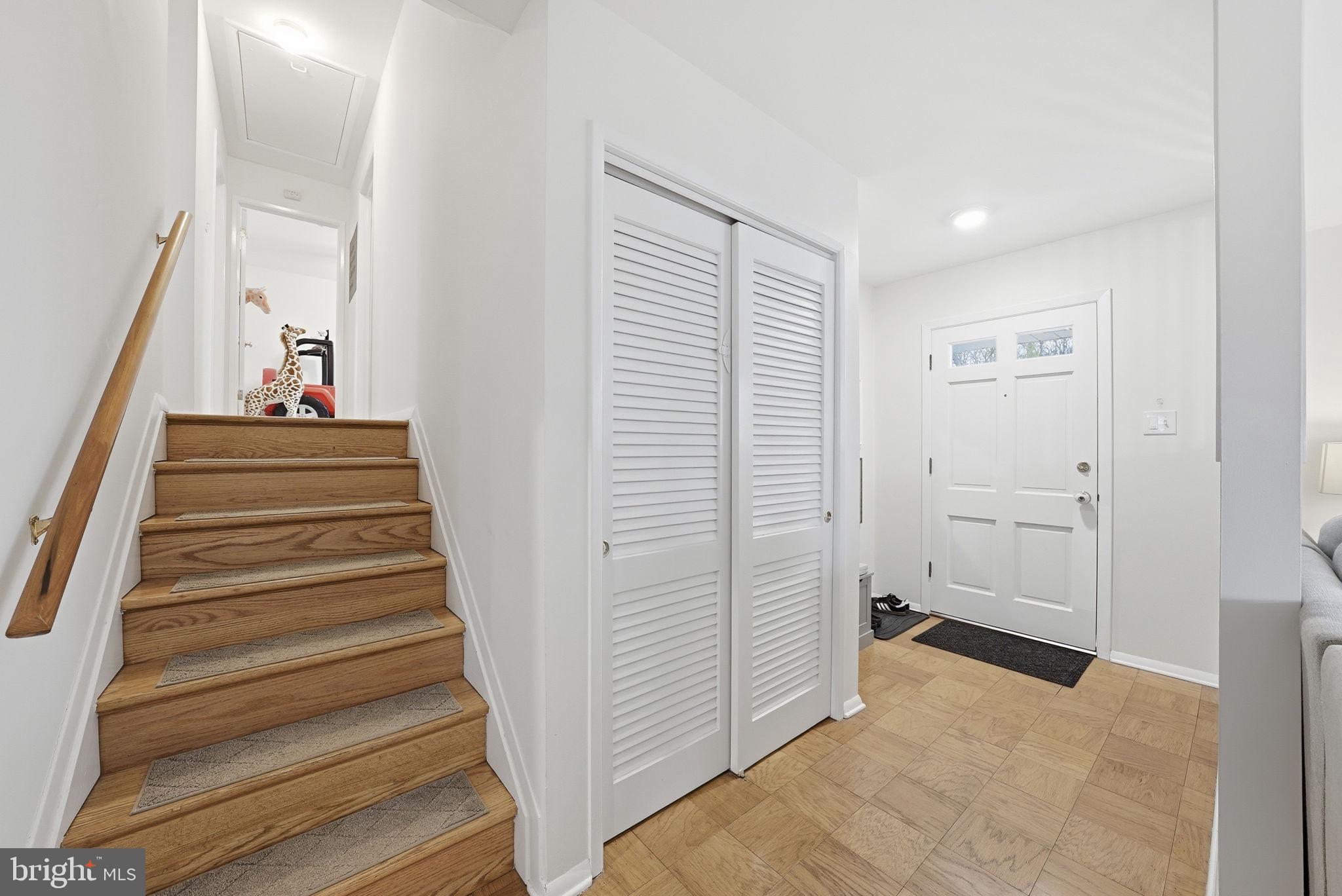 CRESTWOOD MANOR - Residential