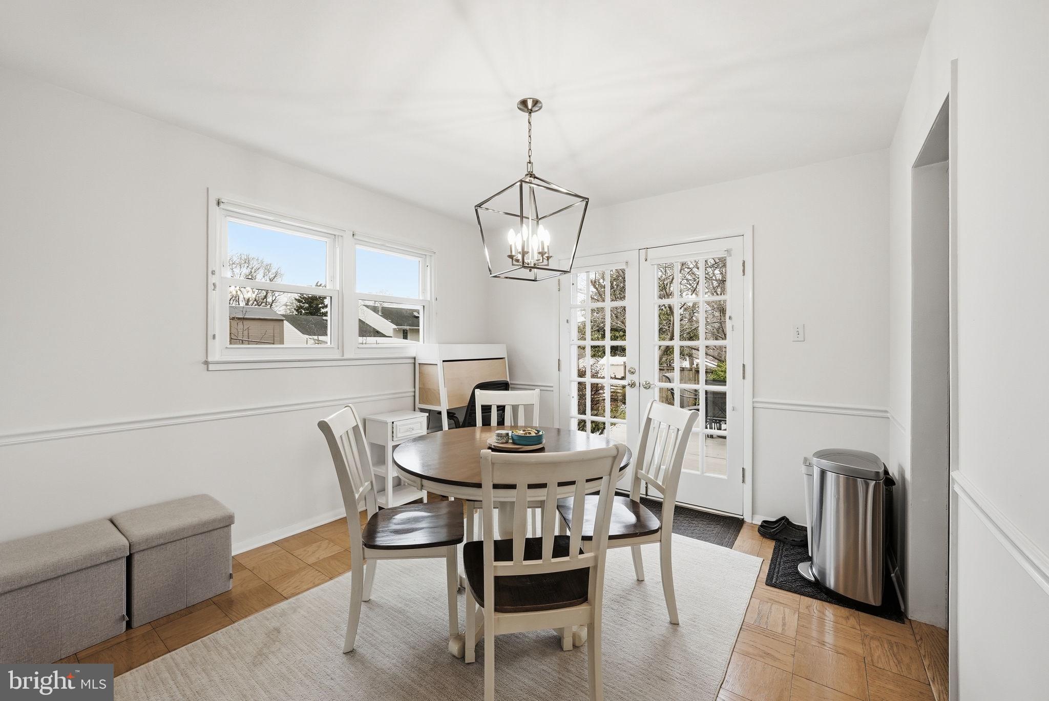 CRESTWOOD MANOR - Residential