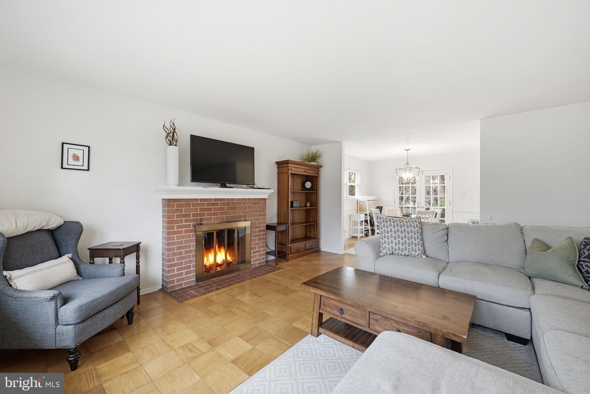 CRESTWOOD MANOR - Residential