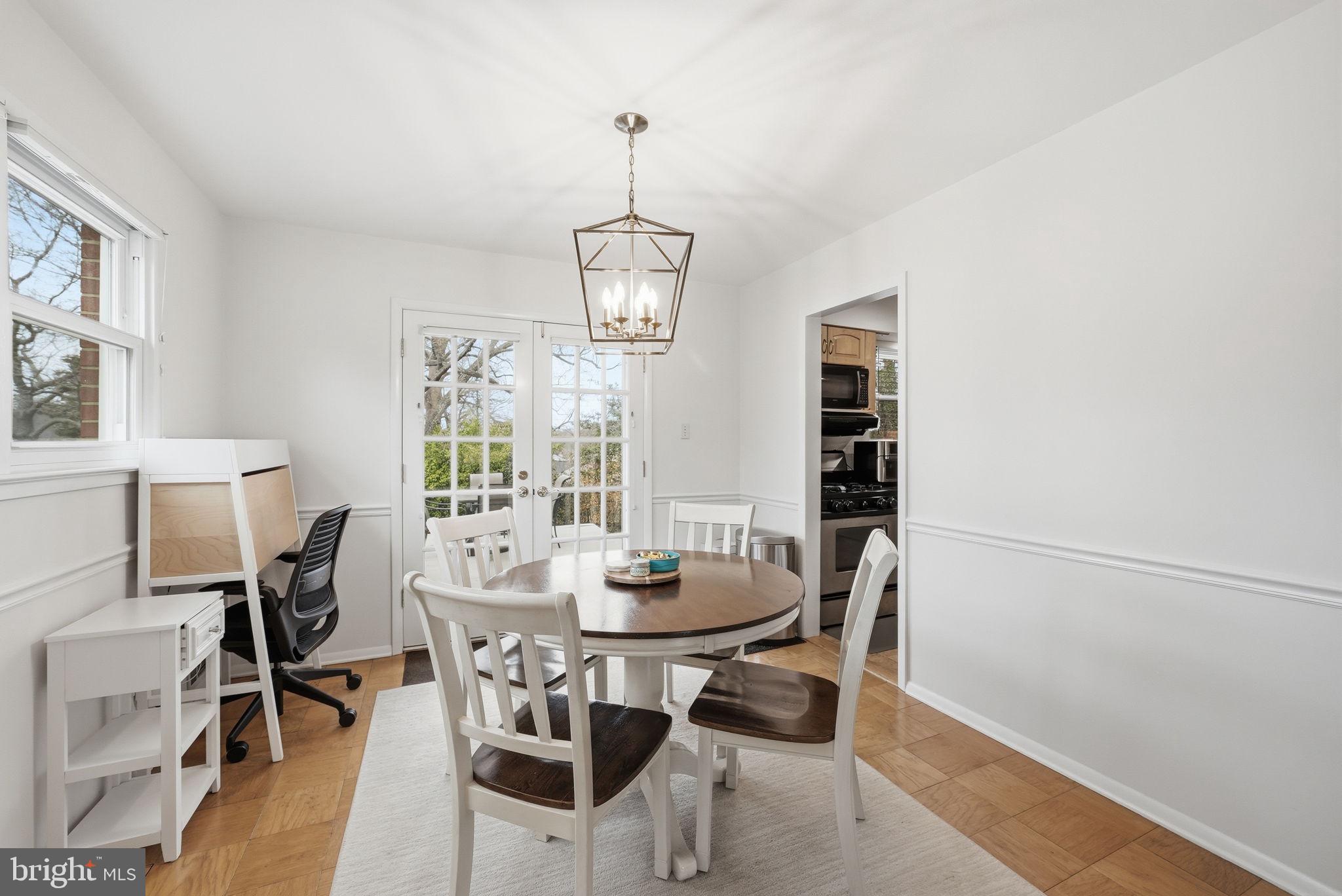 CRESTWOOD MANOR - Residential