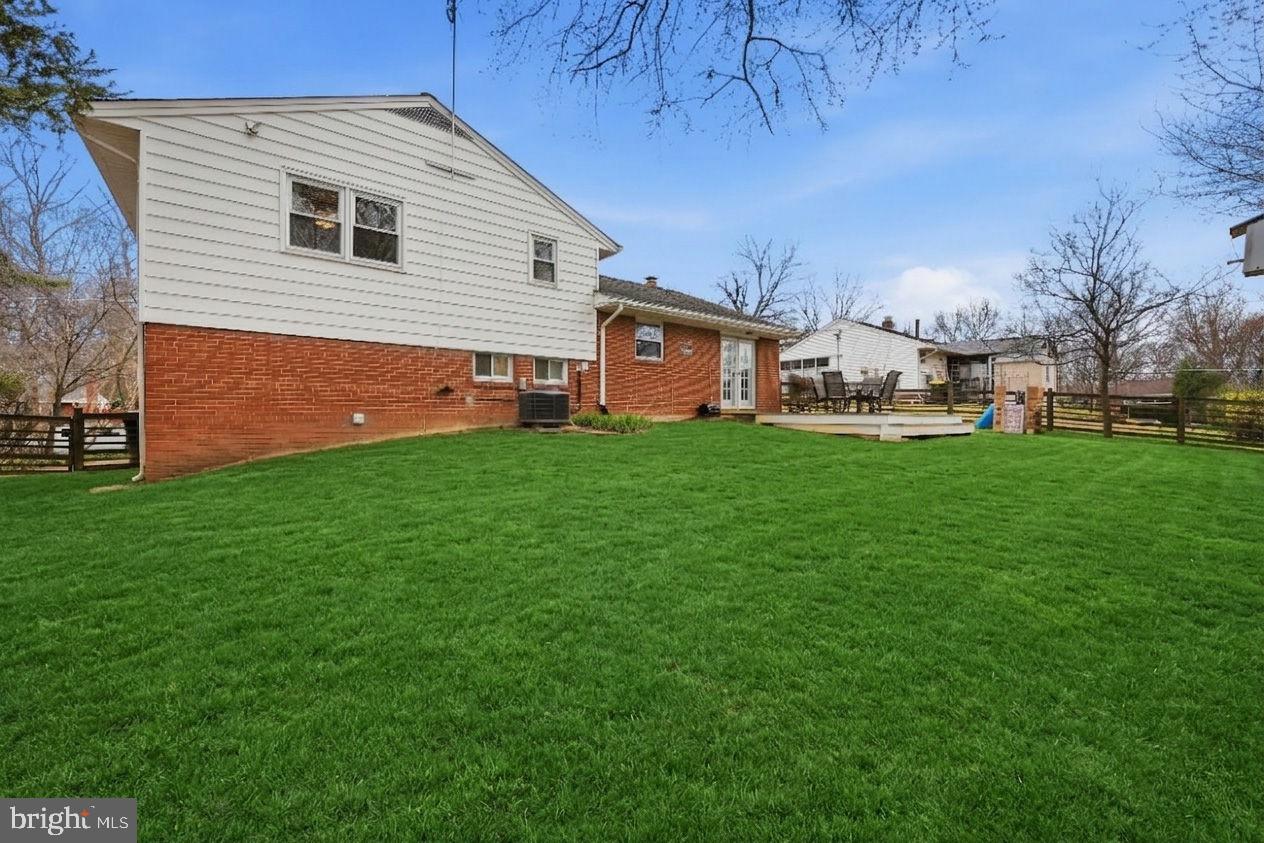 CRESTWOOD MANOR - Residential