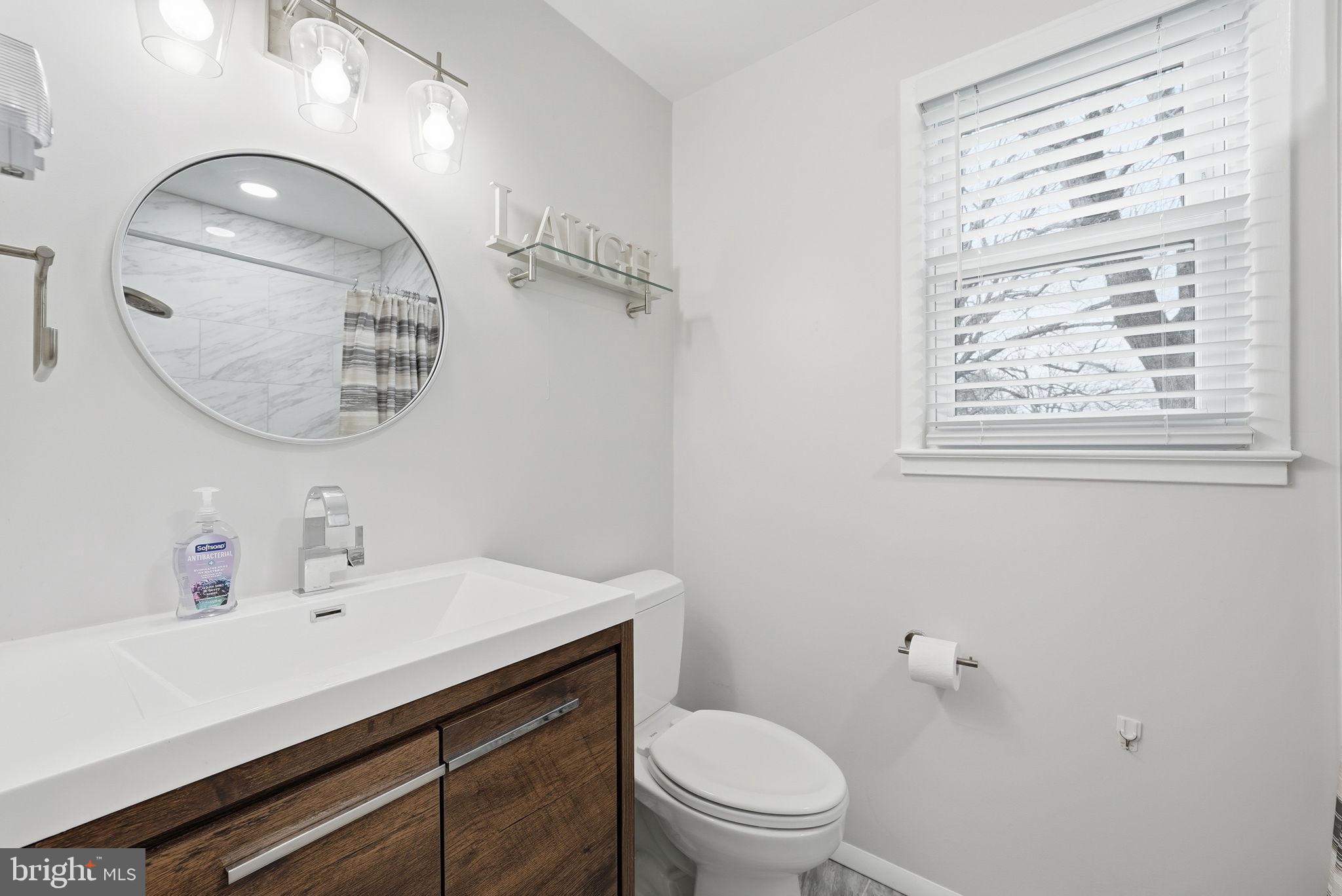 CRESTWOOD MANOR - Residential