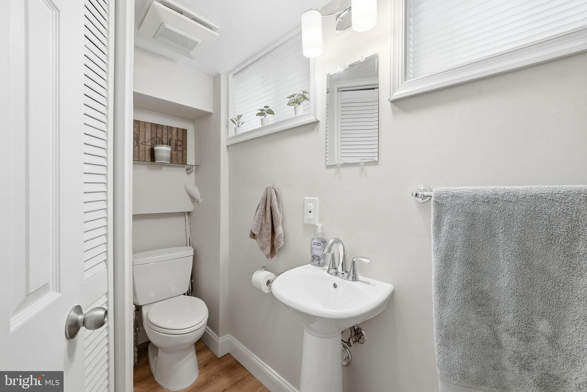 CRESTWOOD MANOR - Residential