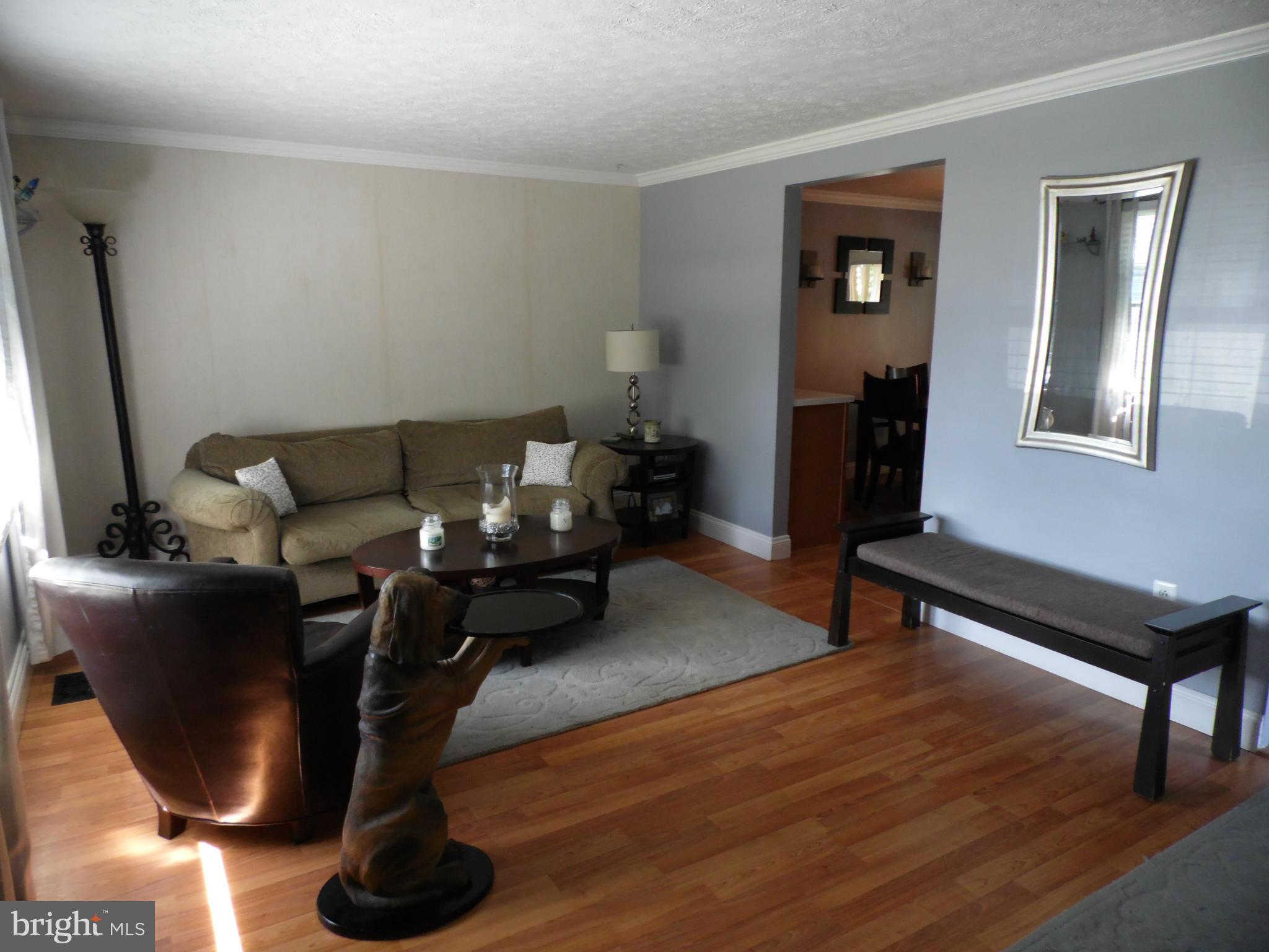 HALLFIELD MANOR - Residential