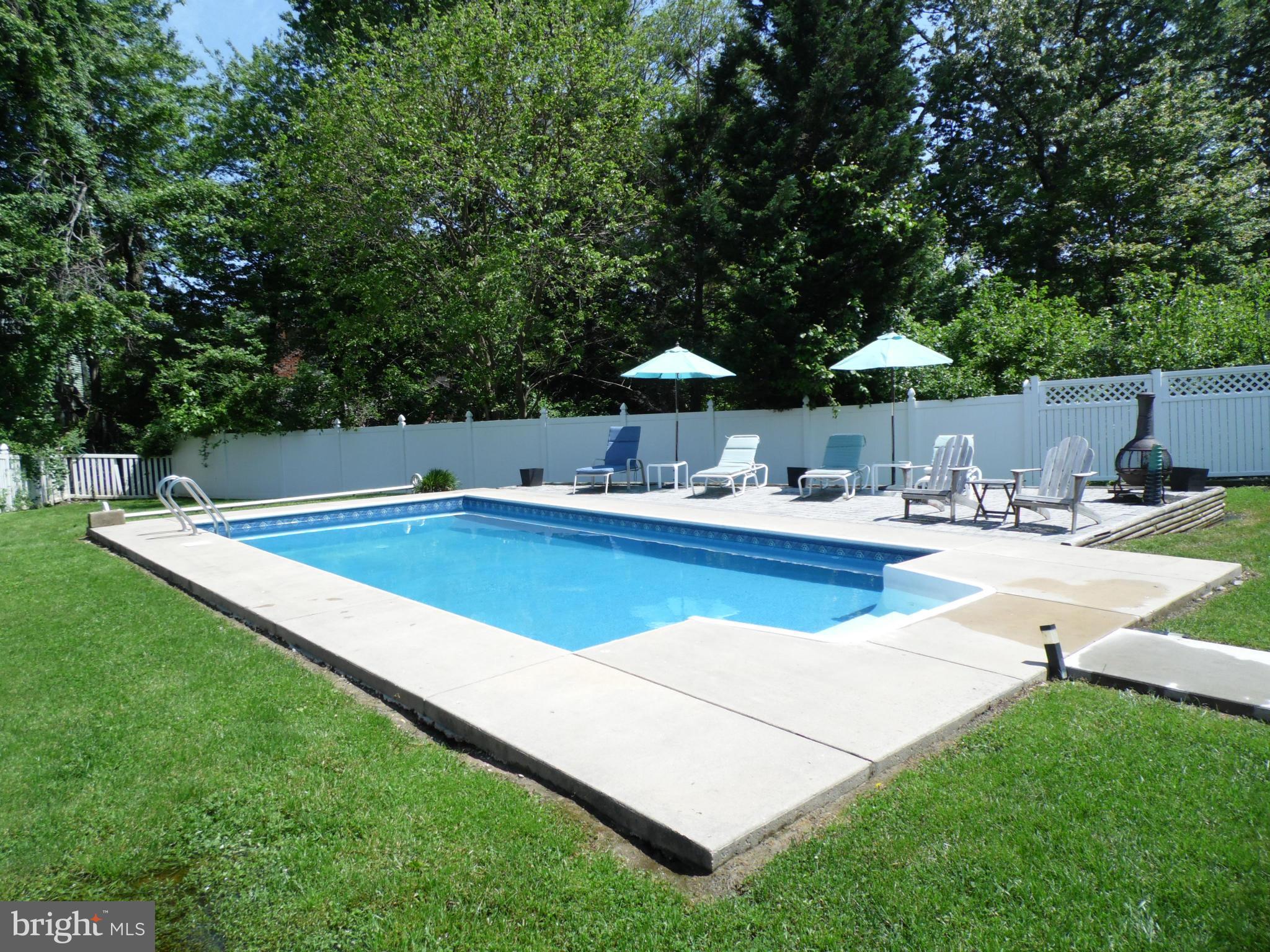 HALLFIELD MANOR - Residential