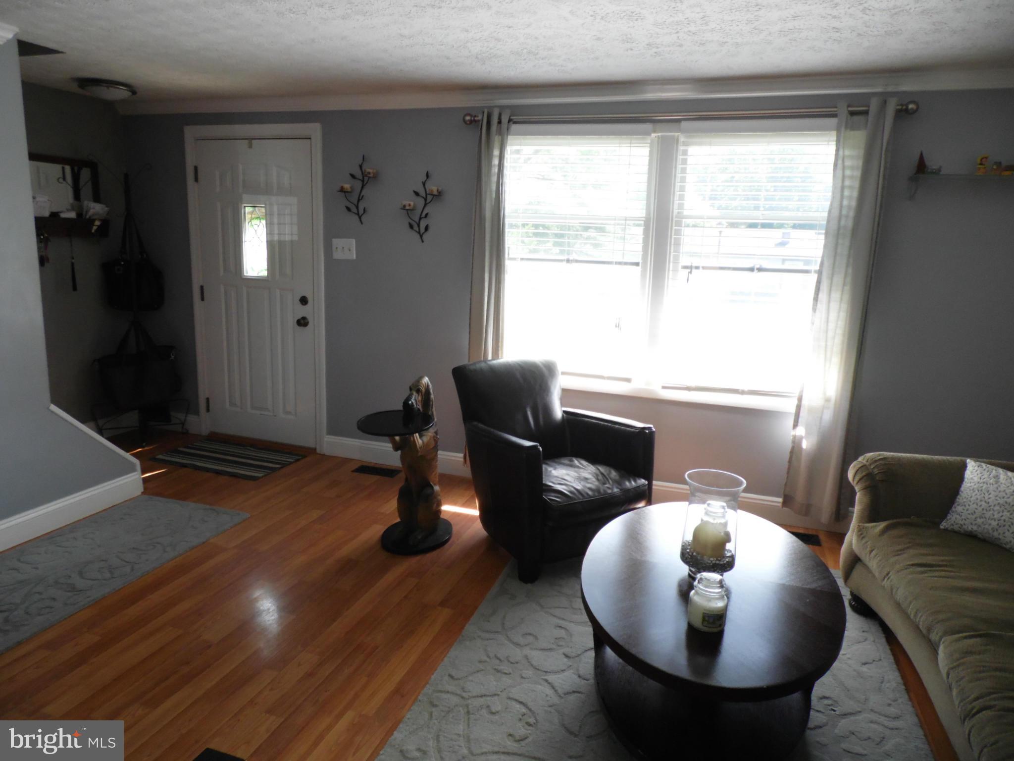 HALLFIELD MANOR - Residential