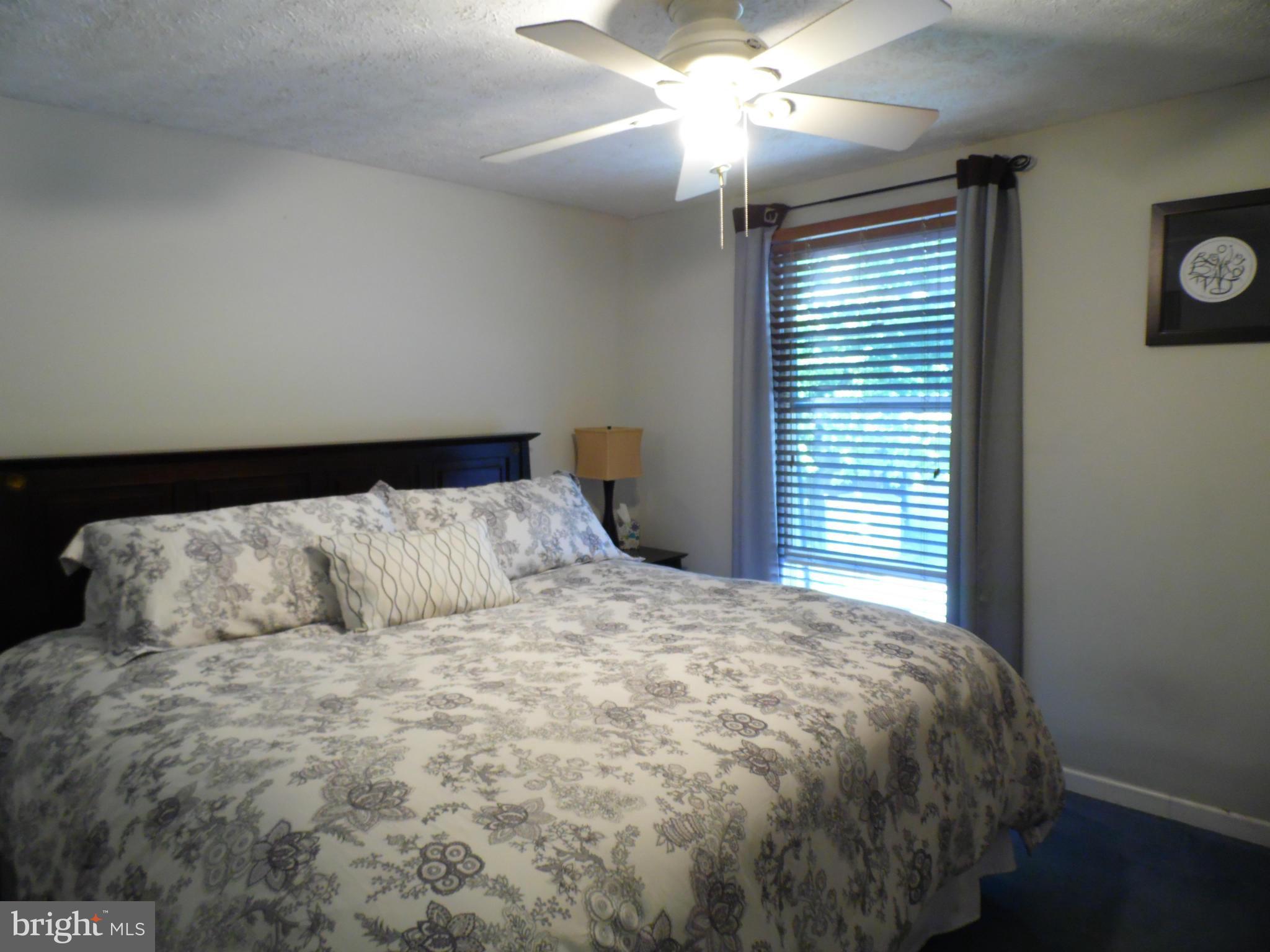 HALLFIELD MANOR - Residential