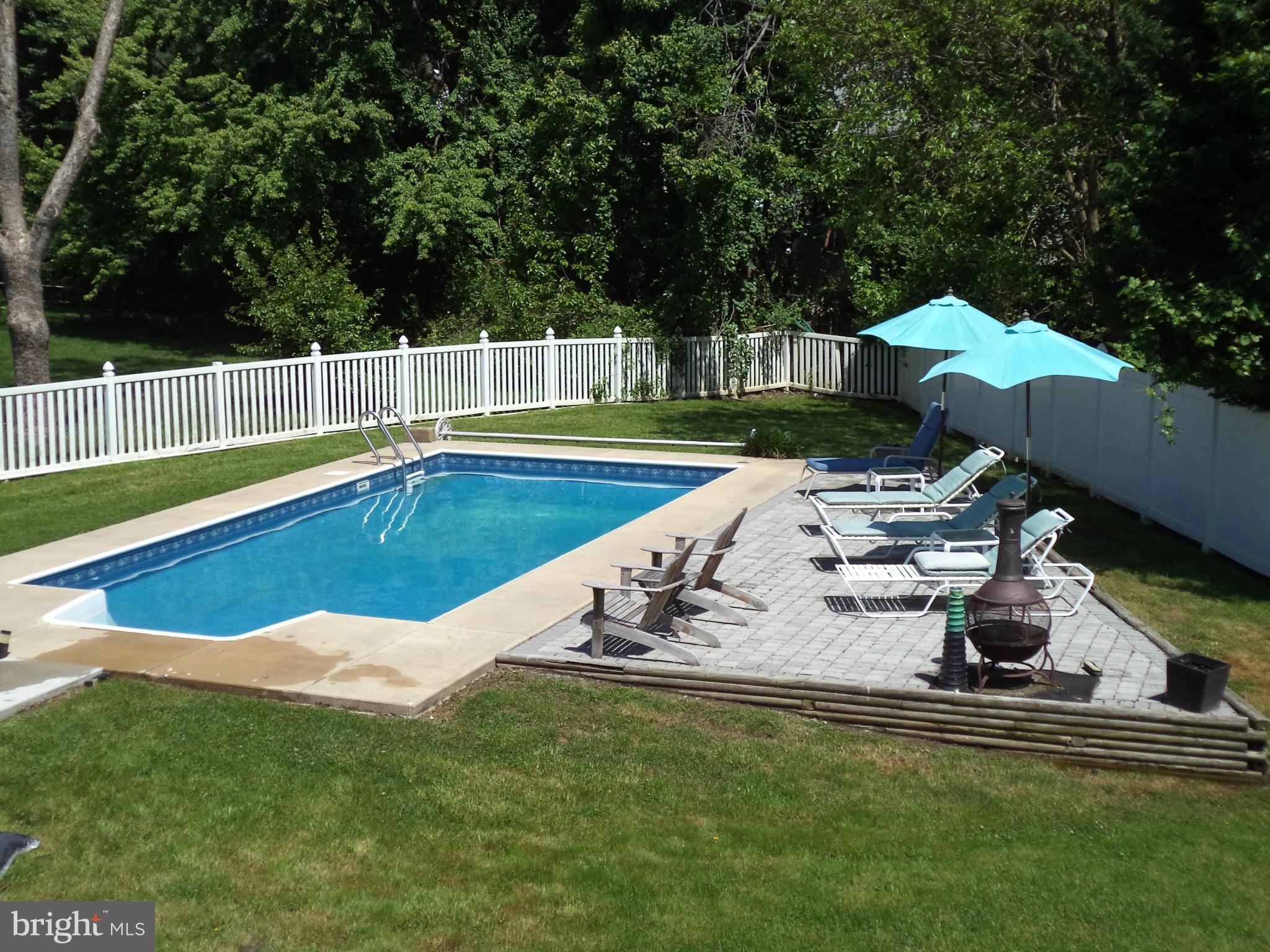 HALLFIELD MANOR - Residential