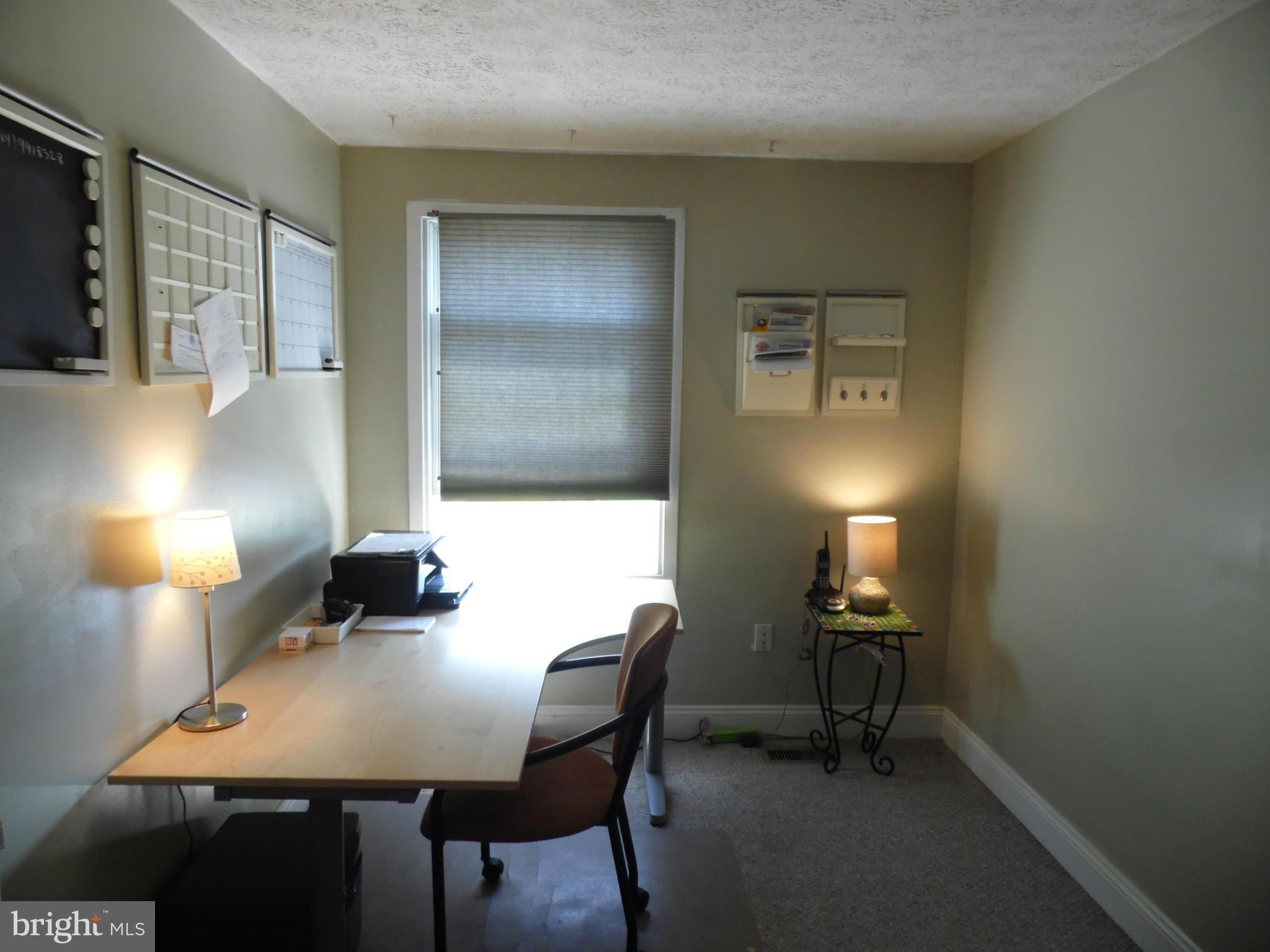 HALLFIELD MANOR - Residential