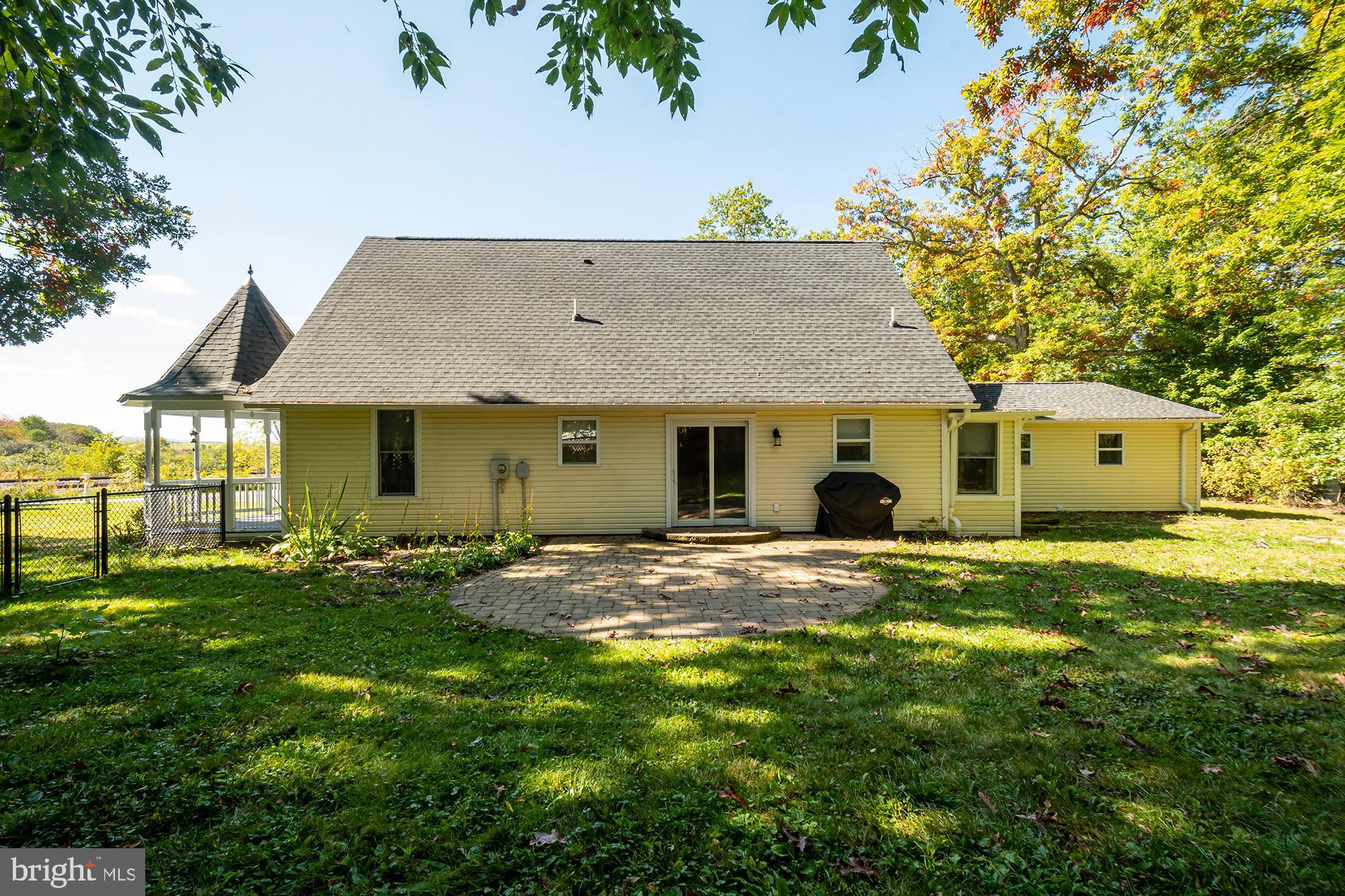 MOUNTAIN LAKE PARK - Residential