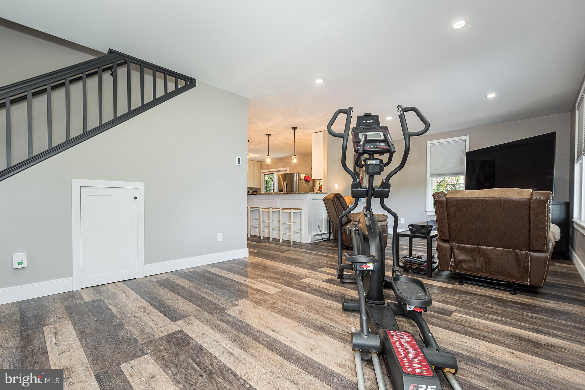 MOUNTAIN LAKE PARK - Residential