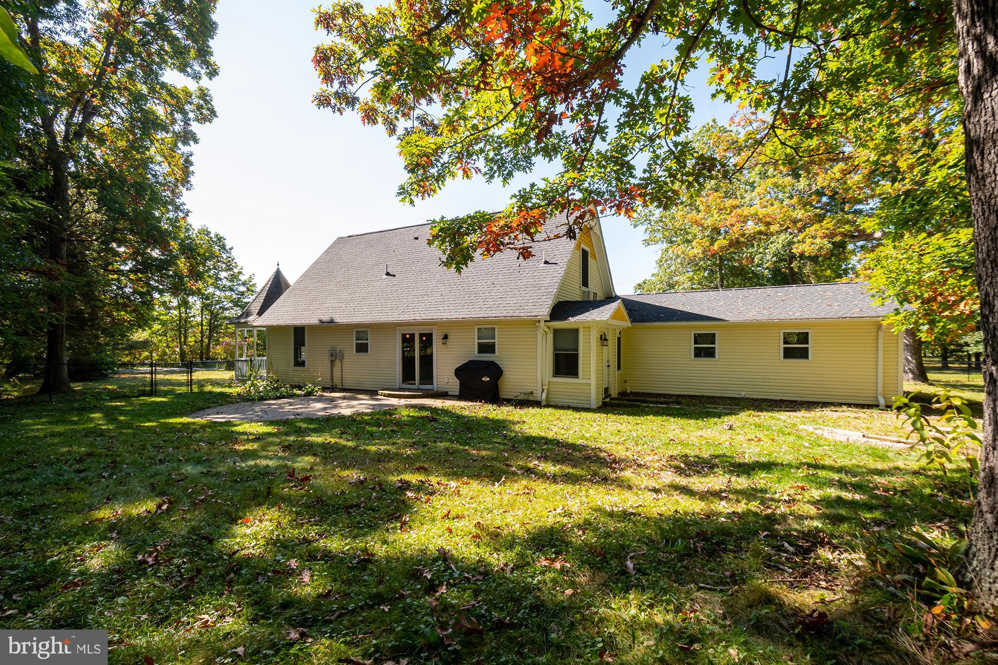 MOUNTAIN LAKE PARK - Residential