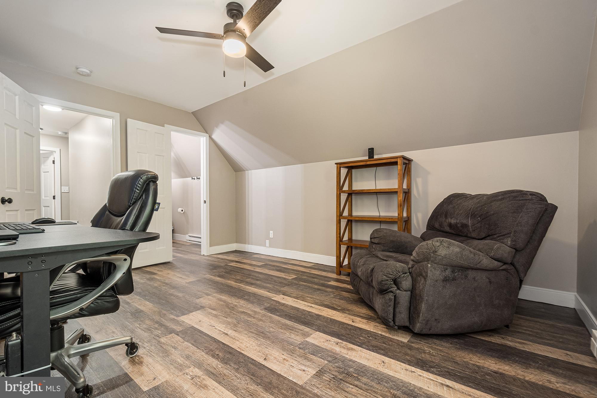 MOUNTAIN LAKE PARK - Residential