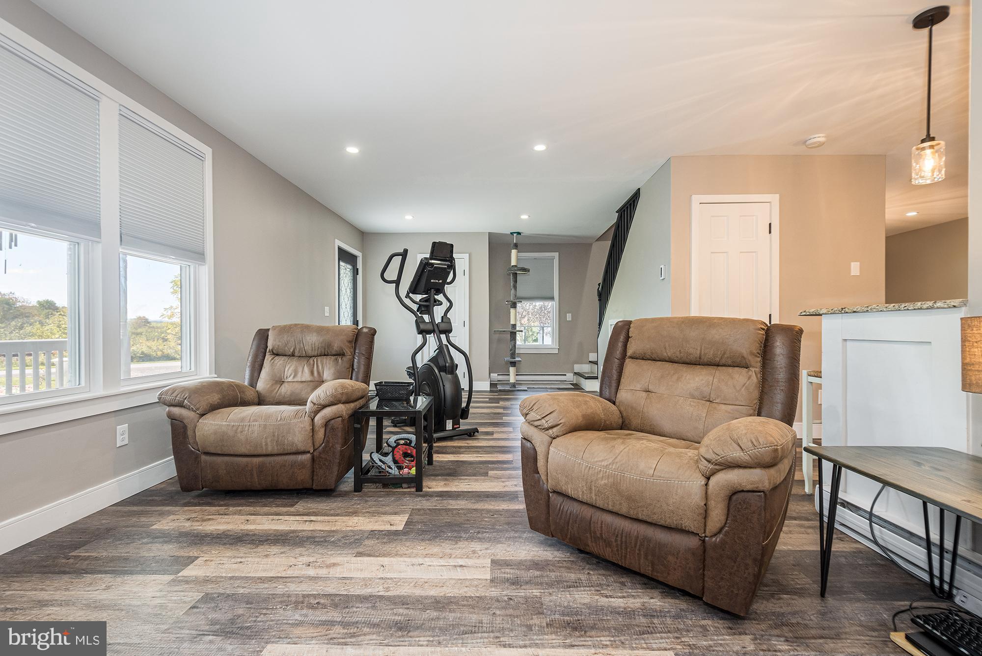 MOUNTAIN LAKE PARK - Residential