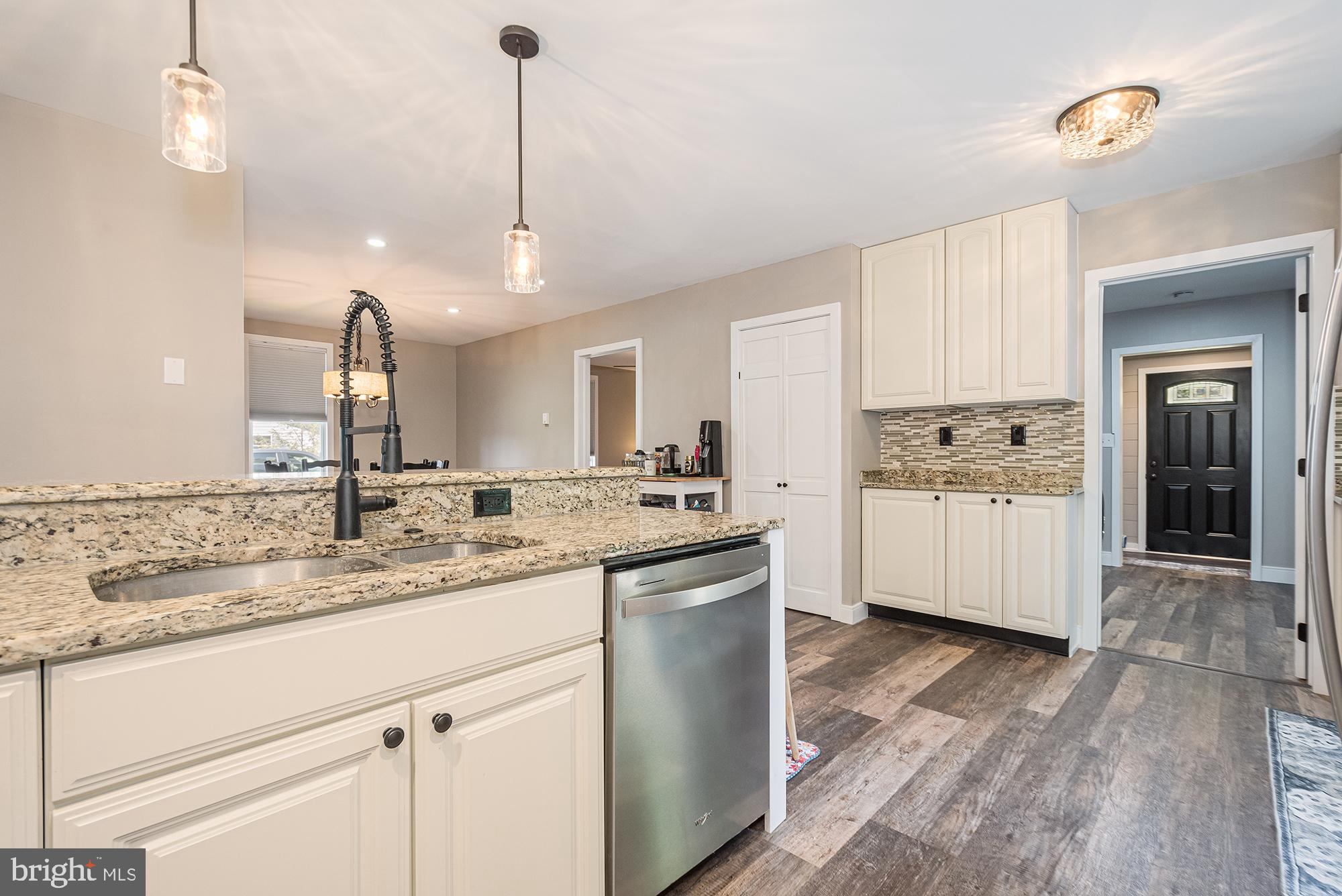 MOUNTAIN LAKE PARK - Residential