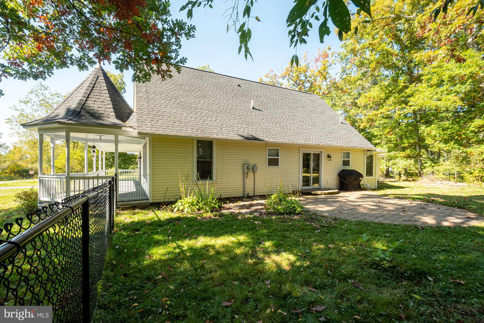 MOUNTAIN LAKE PARK - Residential