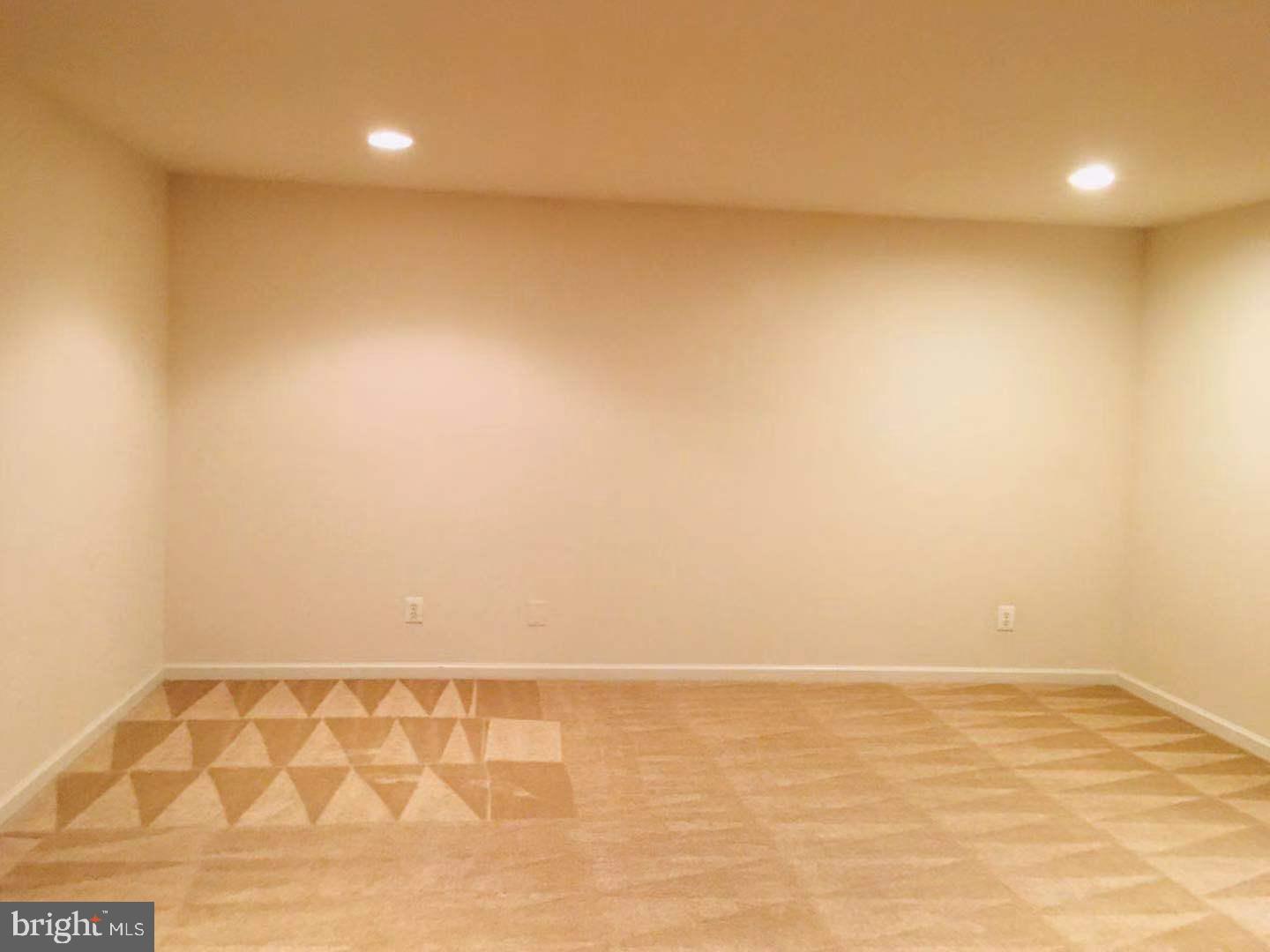 MONROE CHASE - Residential