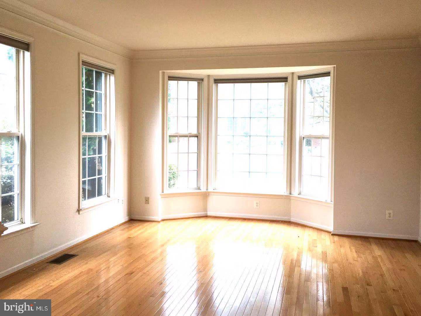 MONROE CHASE - Residential