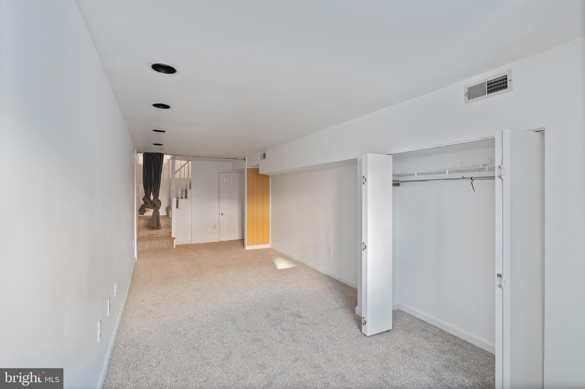 RIVERSIDE - Residential