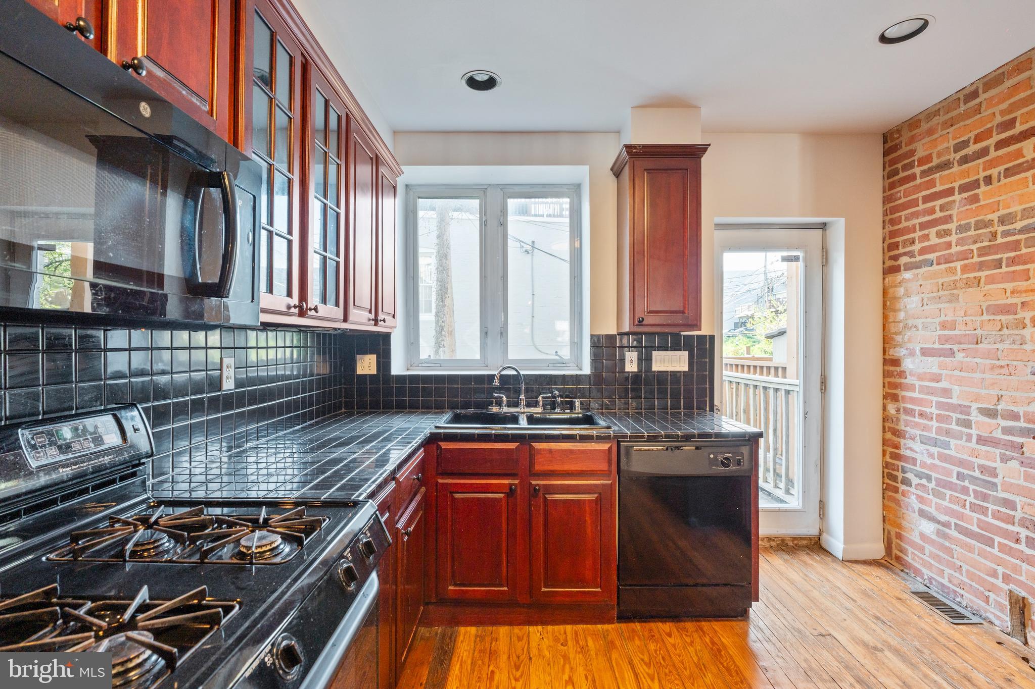 RIVERSIDE - Residential