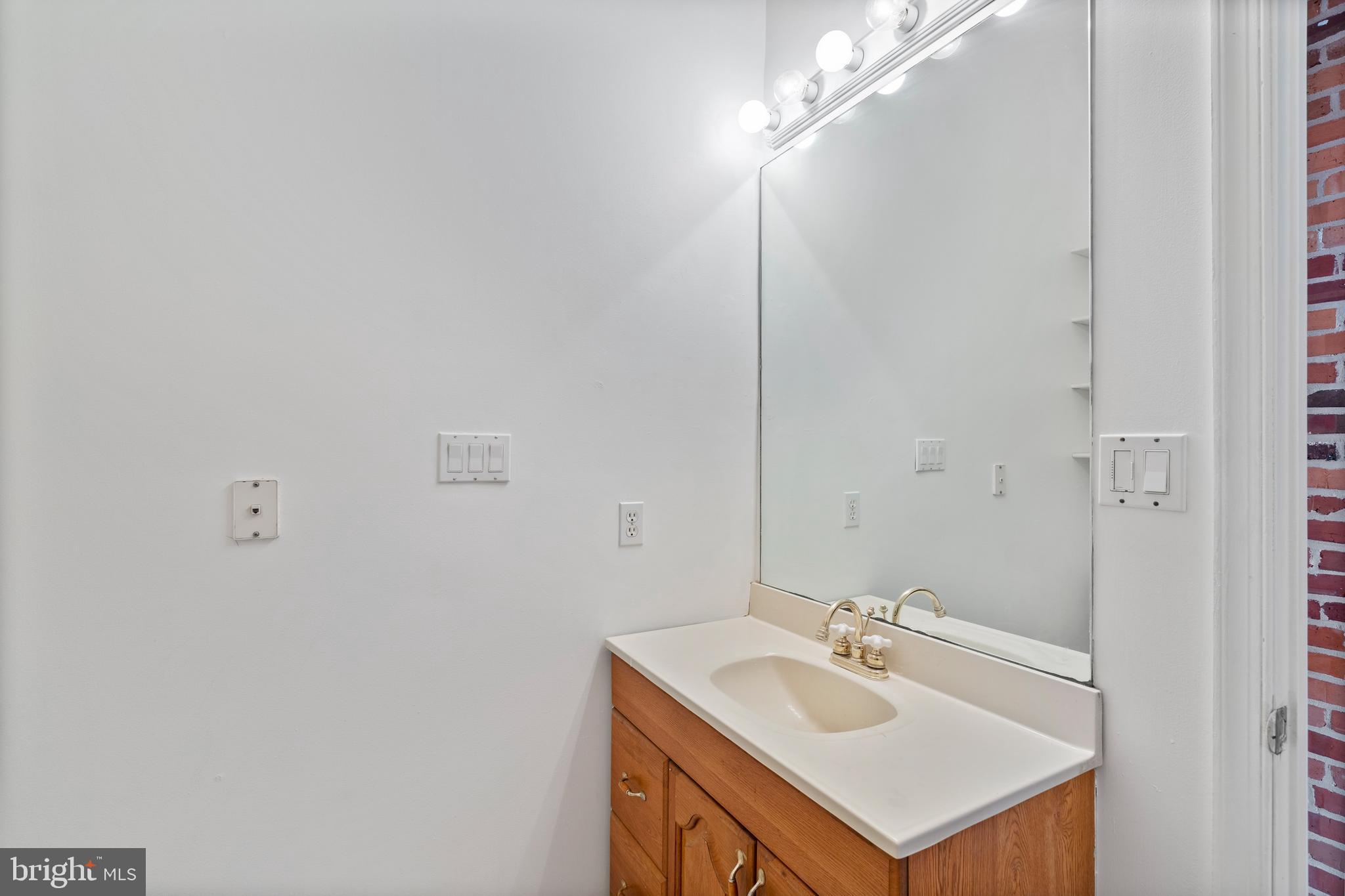 RIVERSIDE - Residential