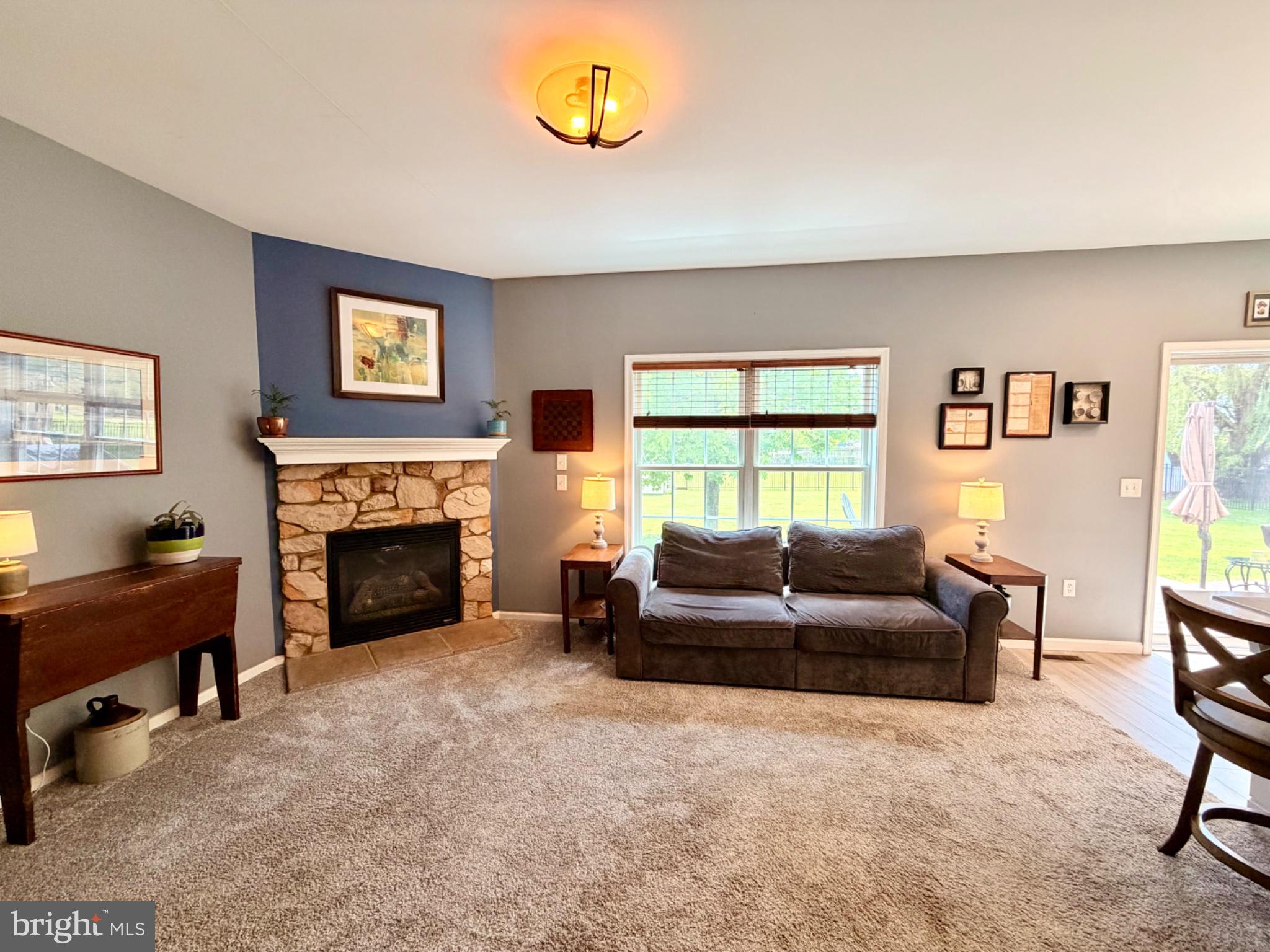 14 MANOR CIR