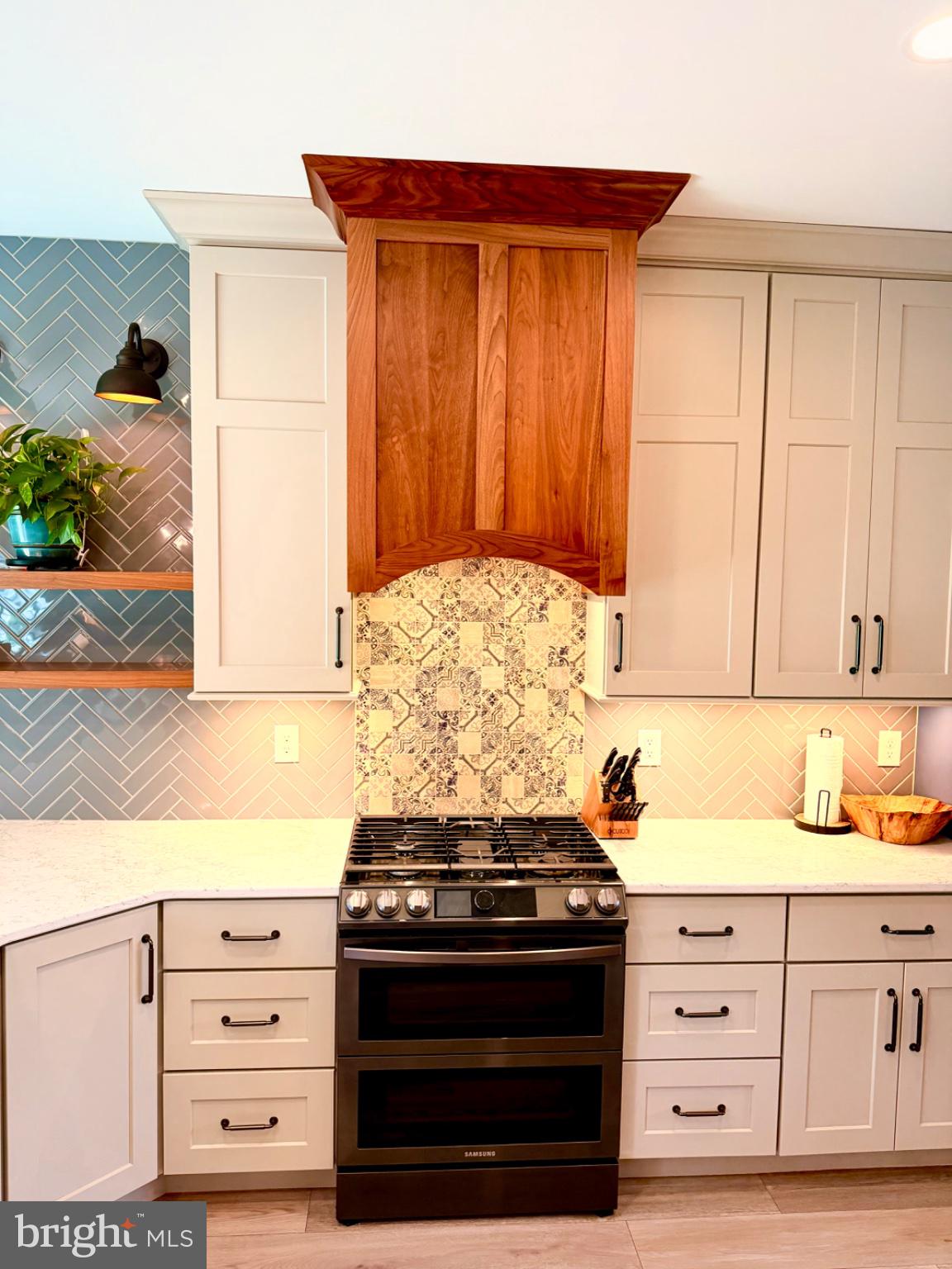 SOUTH LONDONDERRY - Residential