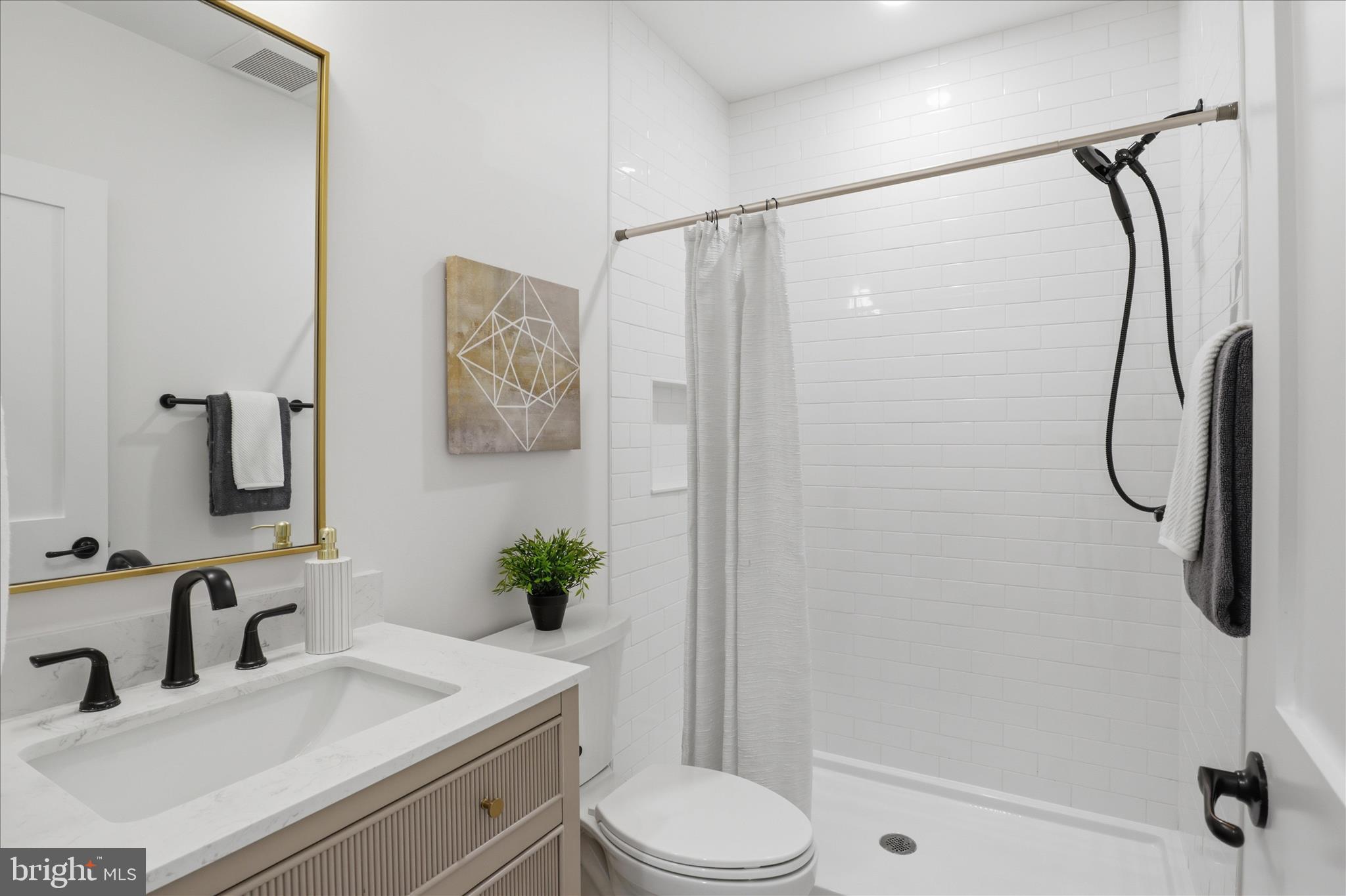 CLAREMONT - Residential