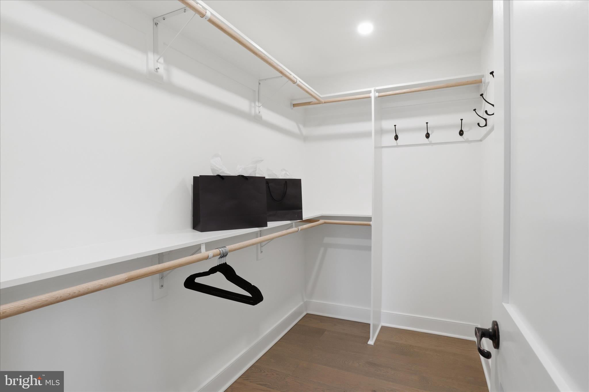 CLAREMONT - Residential