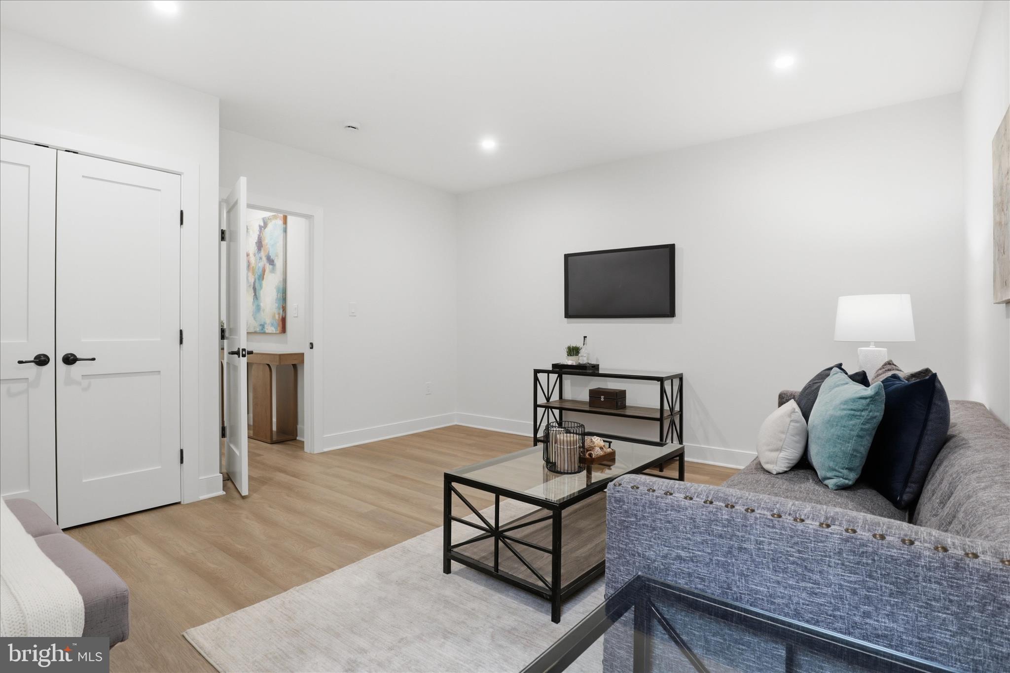 CLAREMONT - Residential