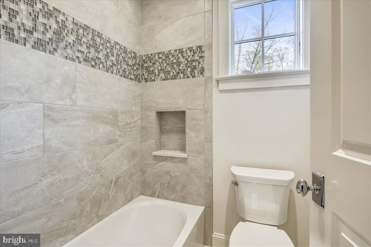 OAKWOOD KNOLLS - Residential