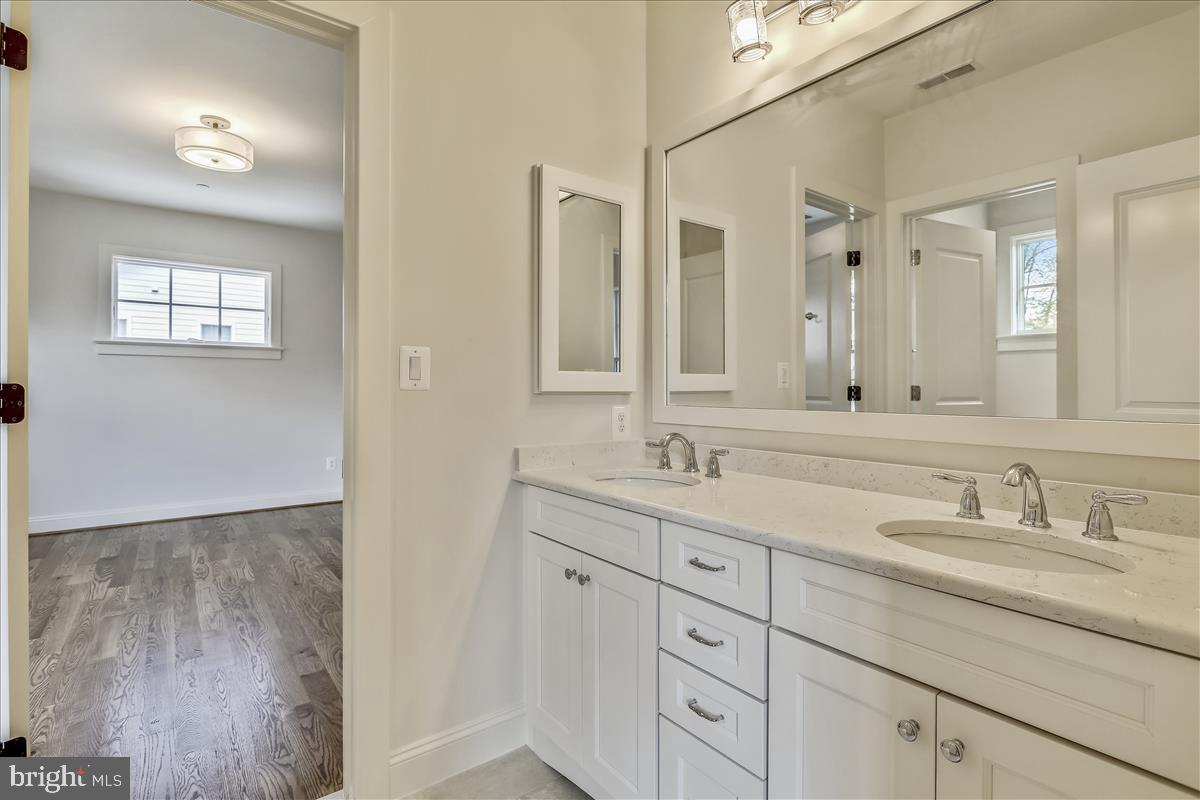OAKWOOD KNOLLS - Residential