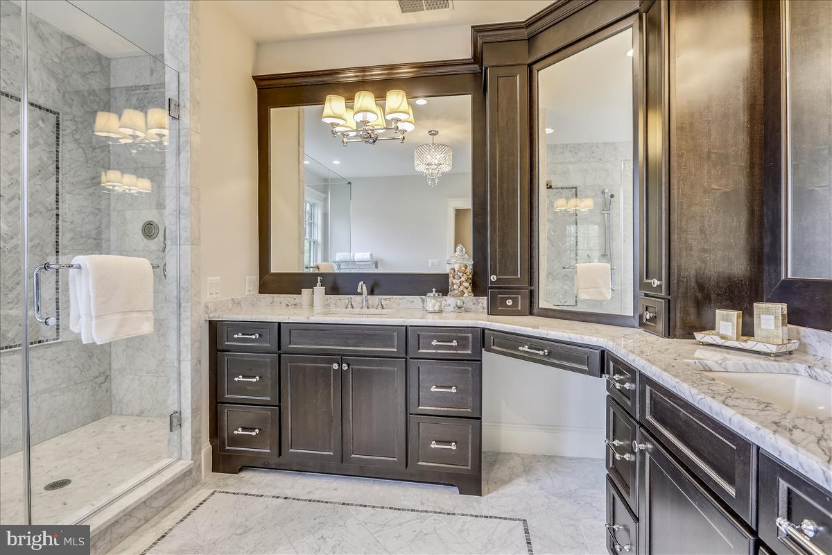 OAKWOOD KNOLLS - Residential